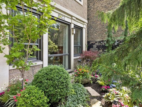1922 W Cortland Street , Chicago, IL 60622