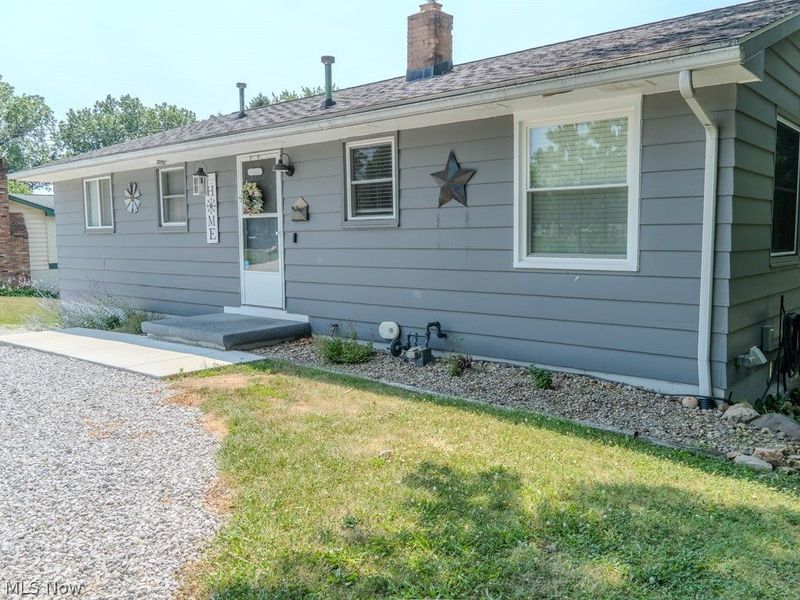 9811 Bellhaven Avenue NW, Uniontown, OH 44685 Photo 4