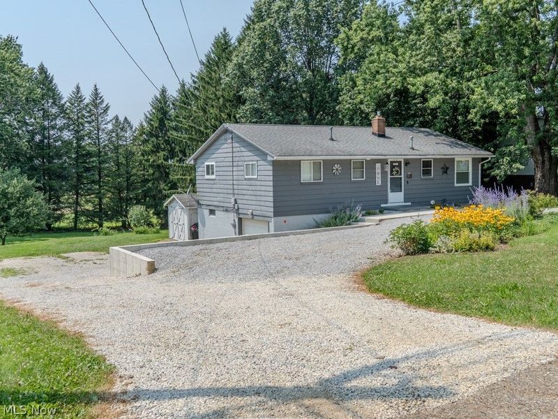 9811 Bellhaven Avenue NW, Uniontown, OH 44685 Photo 5
