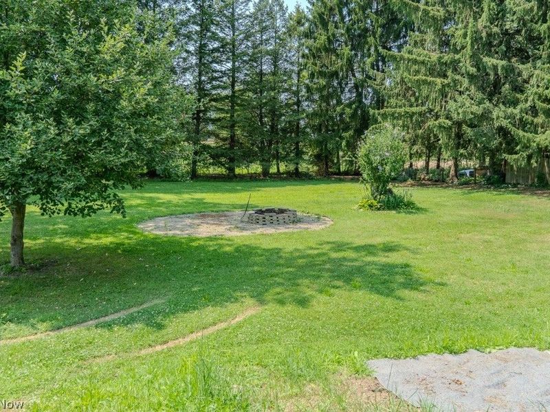 9811 Bellhaven Avenue NW, Uniontown, OH 44685 Photo 6