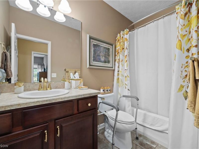 3981 Timber Walk , Lorain, OH 44053 Photo 10