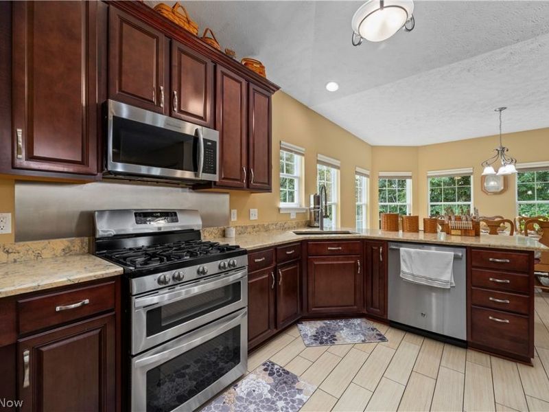3981 Timber Walk , Lorain, OH 44053 Photo 6