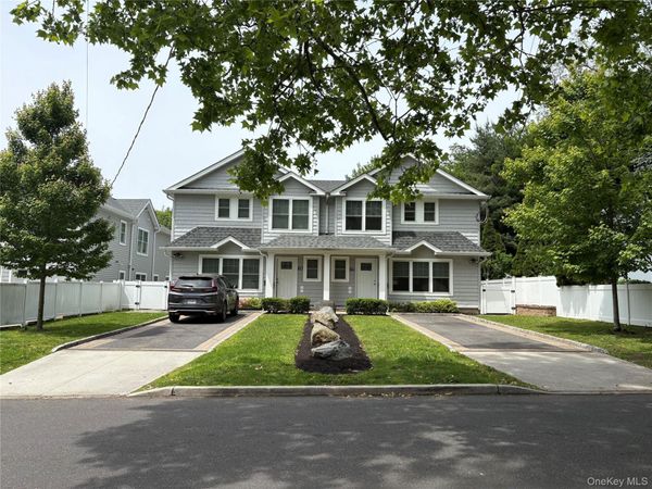 17B Dunes Lane , Unit Right, Port Washington, NY 11050