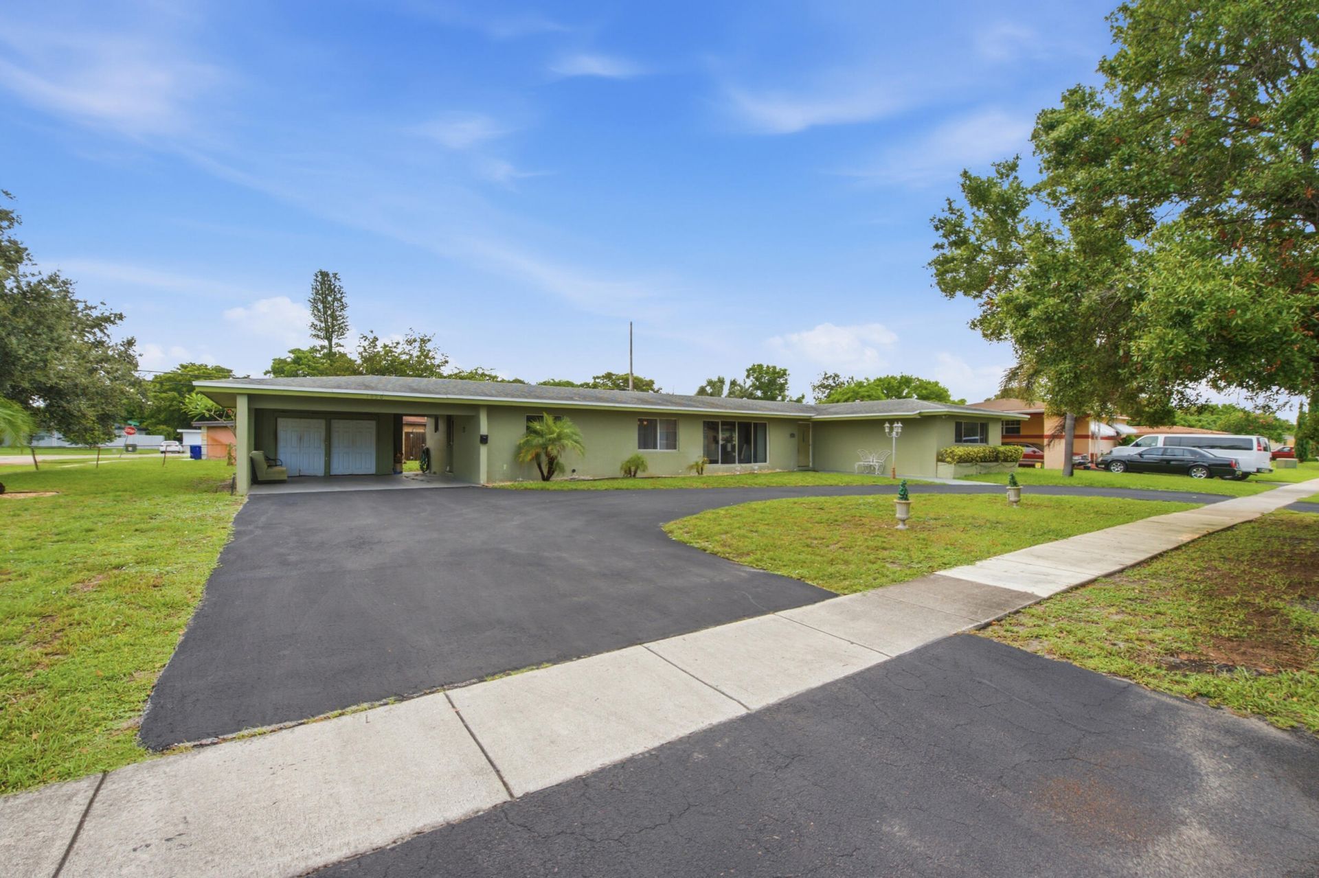 1000 Wyoming Avenue, Fort Lauderdale, FL 33312 Photo