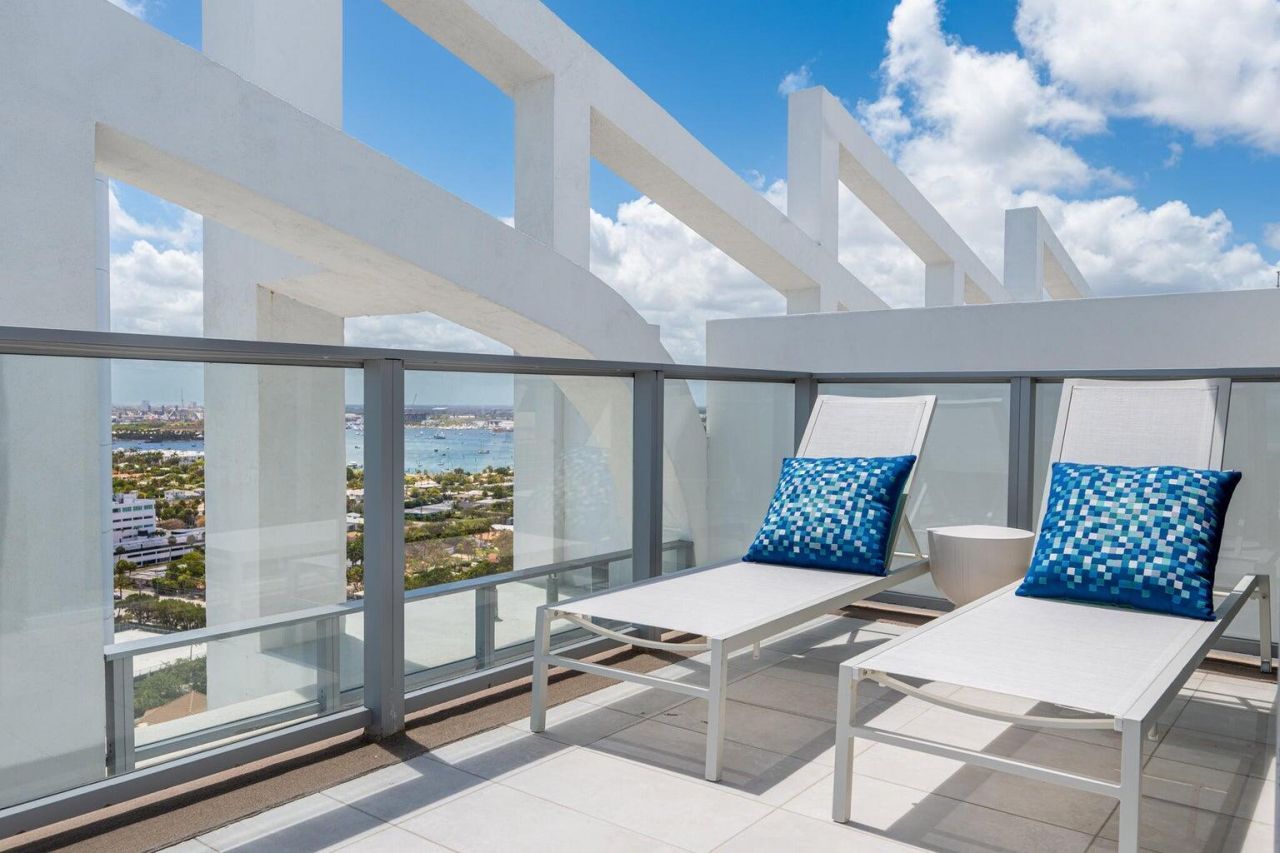 3100 N Ocean Drive, Unit H-PH3, Riviera Beach, FL 33404 Photo