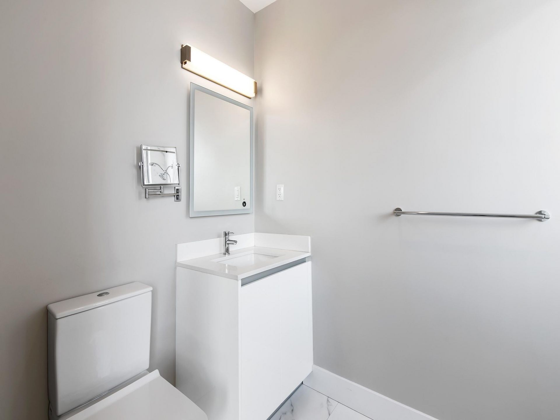 41 Isle Of Venice Drive, Unit 402, Fort Lauderdale, FL 33301 Photo