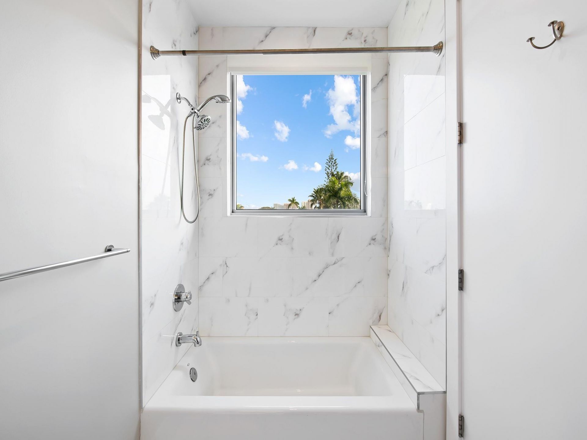 41 Isle Of Venice Drive, Unit 402, Fort Lauderdale, FL 33301 Photo