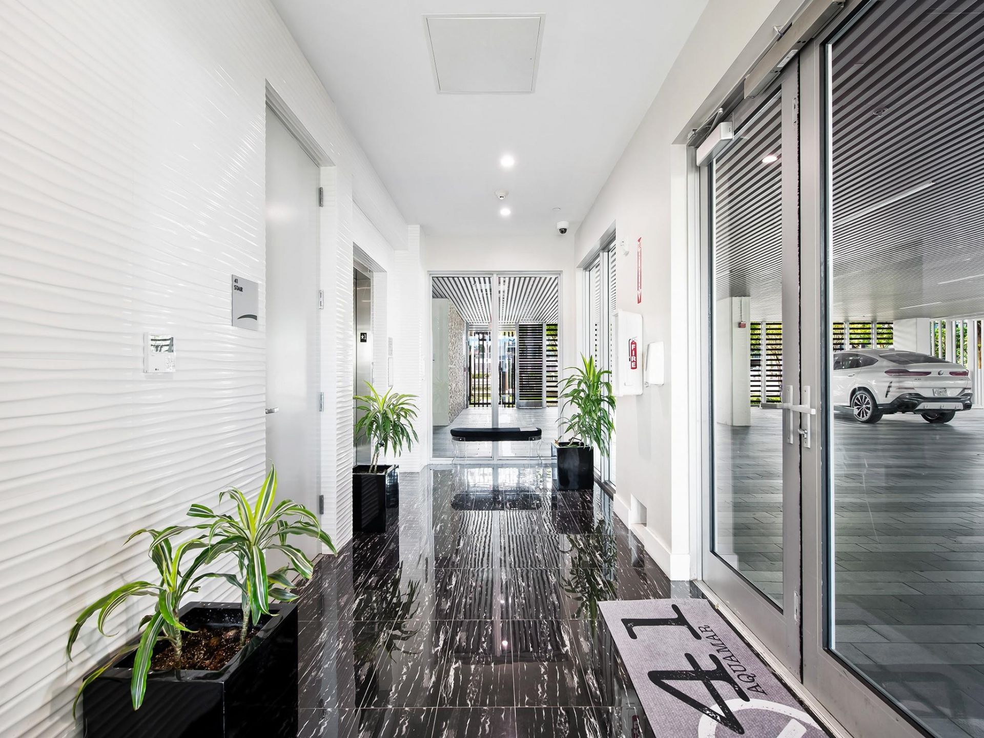 41 Isle Of Venice Drive, Unit 402, Fort Lauderdale, FL 33301 Photo