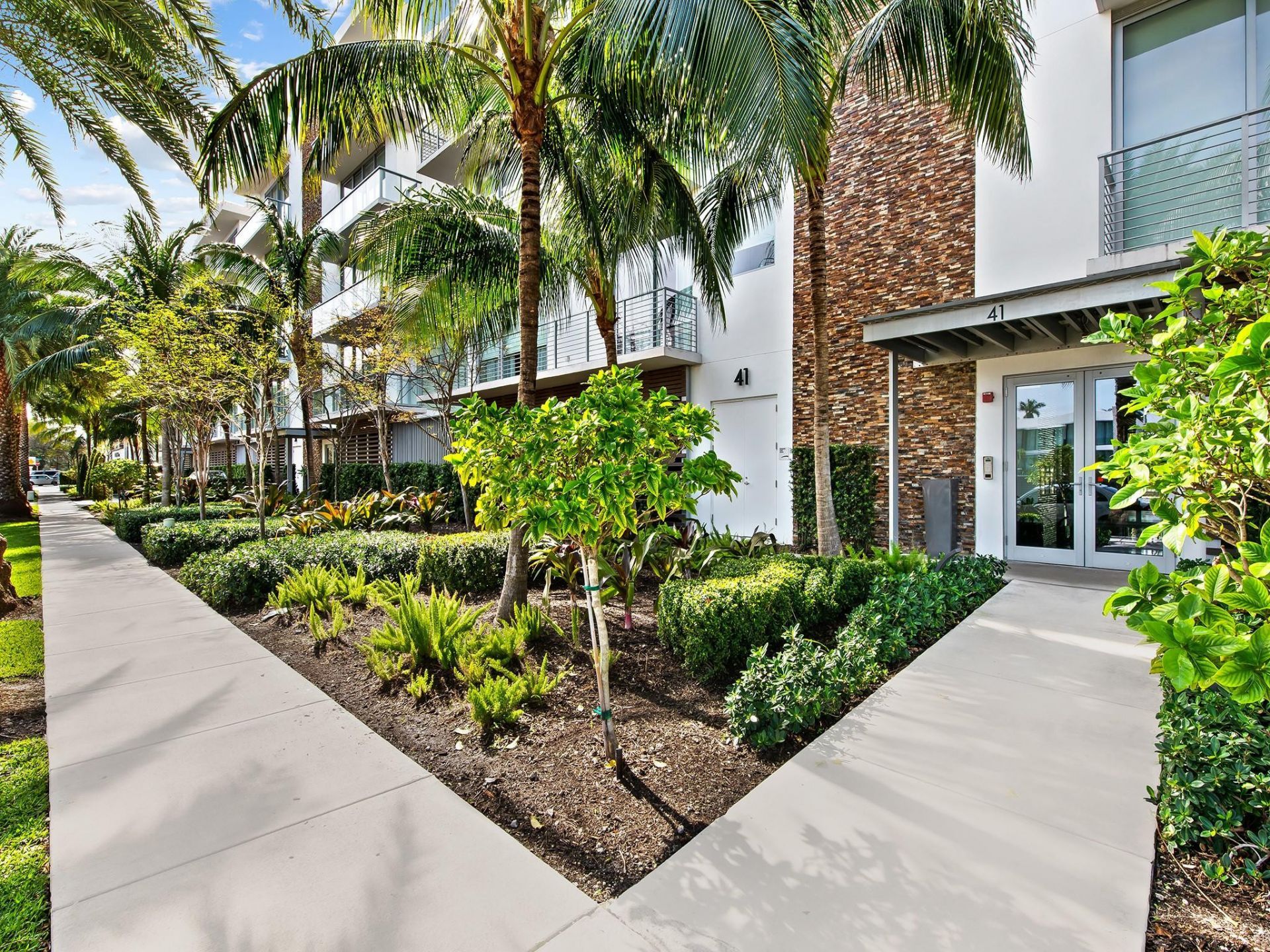 41 Isle Of Venice Drive, Unit 402, Fort Lauderdale, FL 33301 Photo