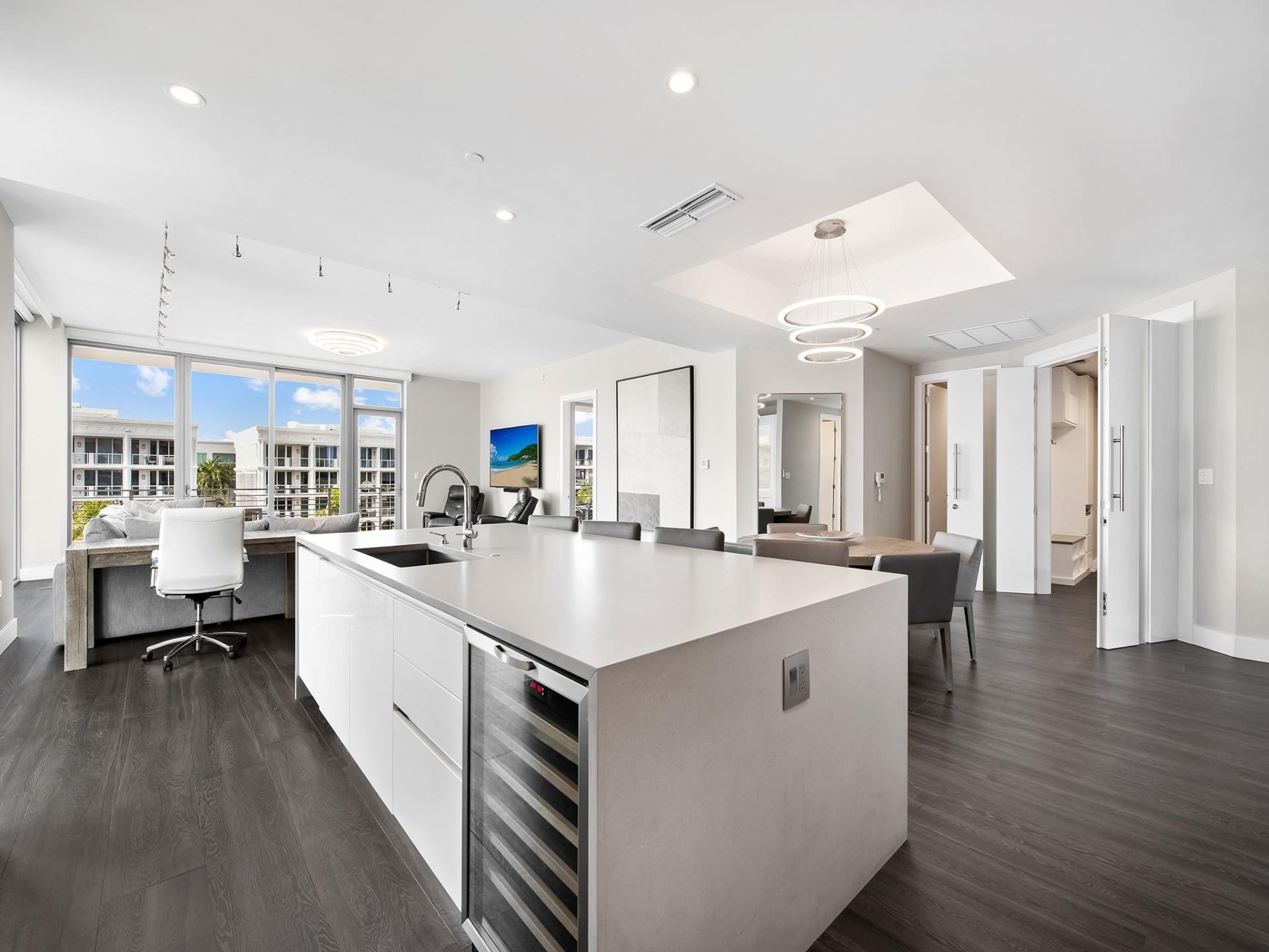 41 Isle Of Venice Drive, Unit 402, Fort Lauderdale, FL 33301 Photo