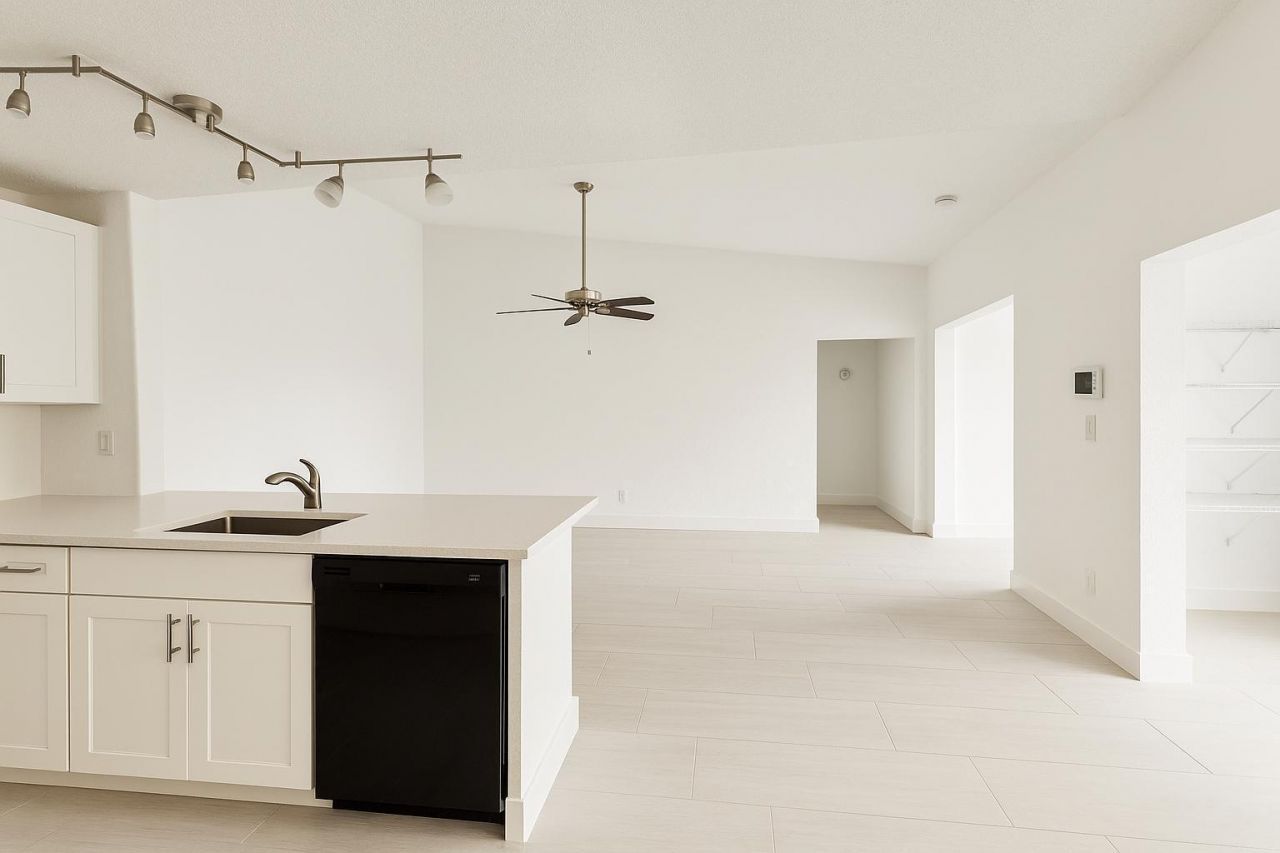 3504 Waterview Circle, Palm Springs, FL 33461 Photo
