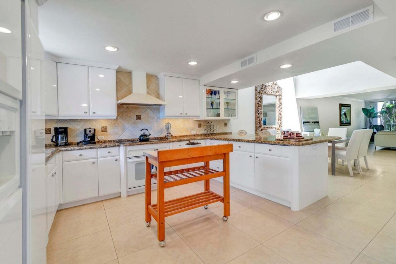 1222 Hillsboro Mile, Unit 11, Hillsboro Beach, FL 33062 Photo