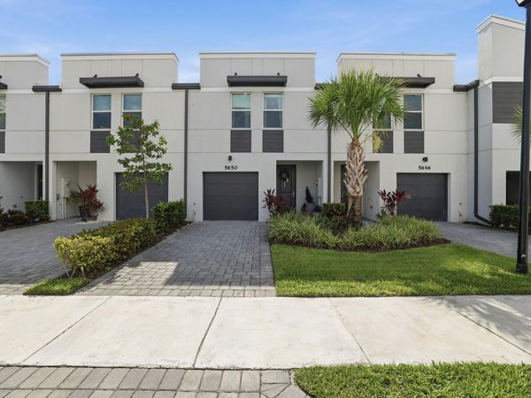 5650 Enclave Drive, Mangonia Park, FL 33407