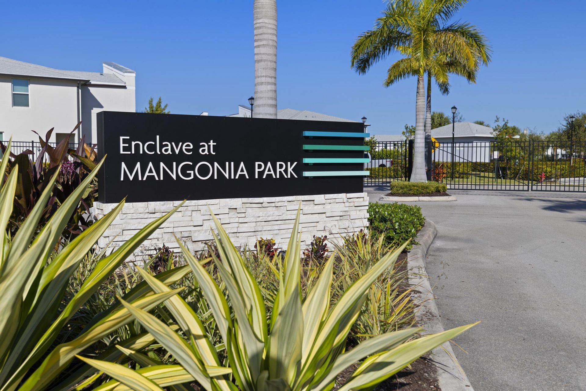 5650 Enclave Drive, Mangonia Park, FL 33407 Photo