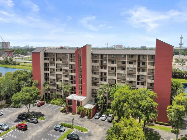2200 S Cypress Bend Drive, Unit 707, Pompano Beach, FL 33069