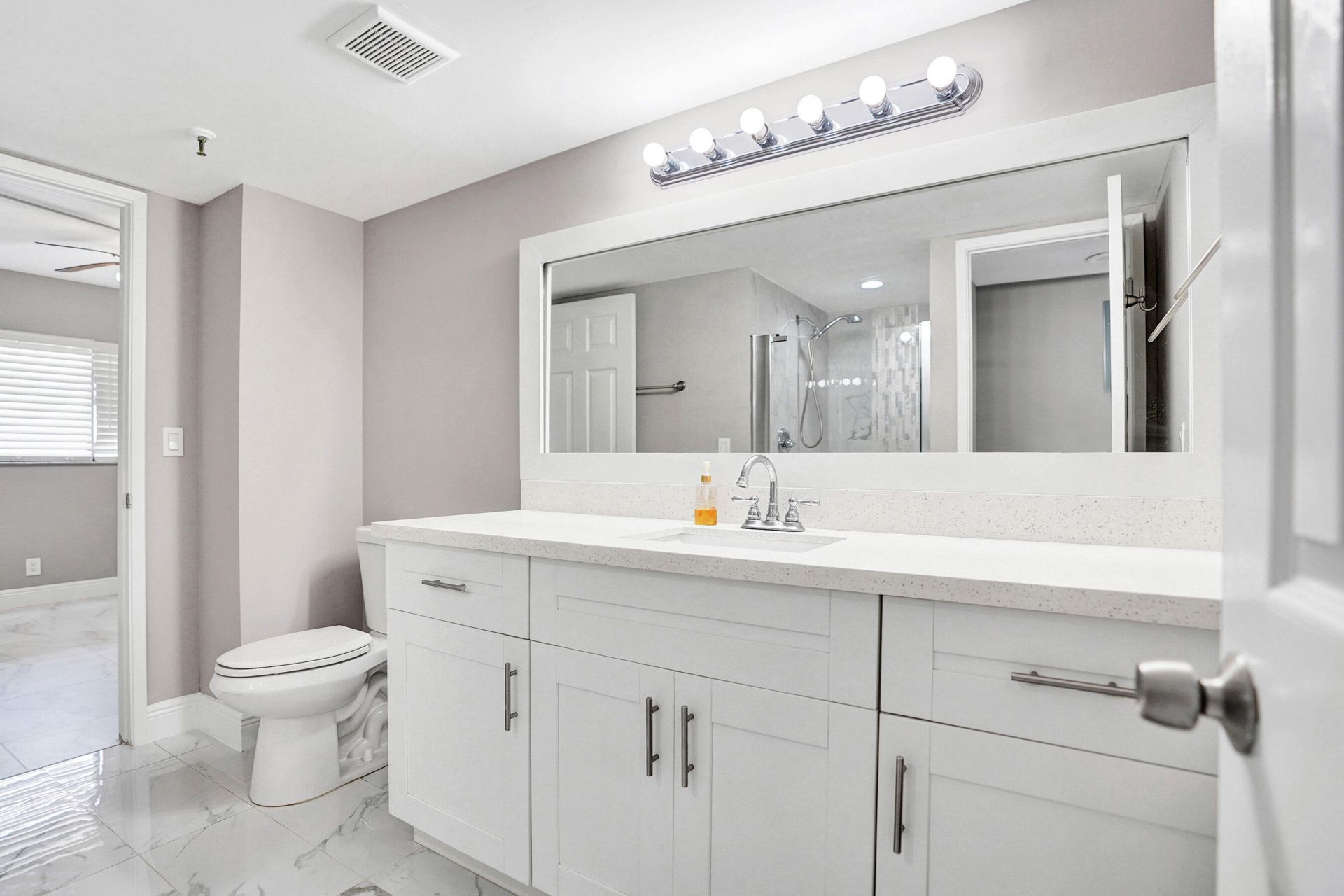 2200 S Cypress Bend Drive, Unit 707, Pompano Beach, FL 33069 Photo