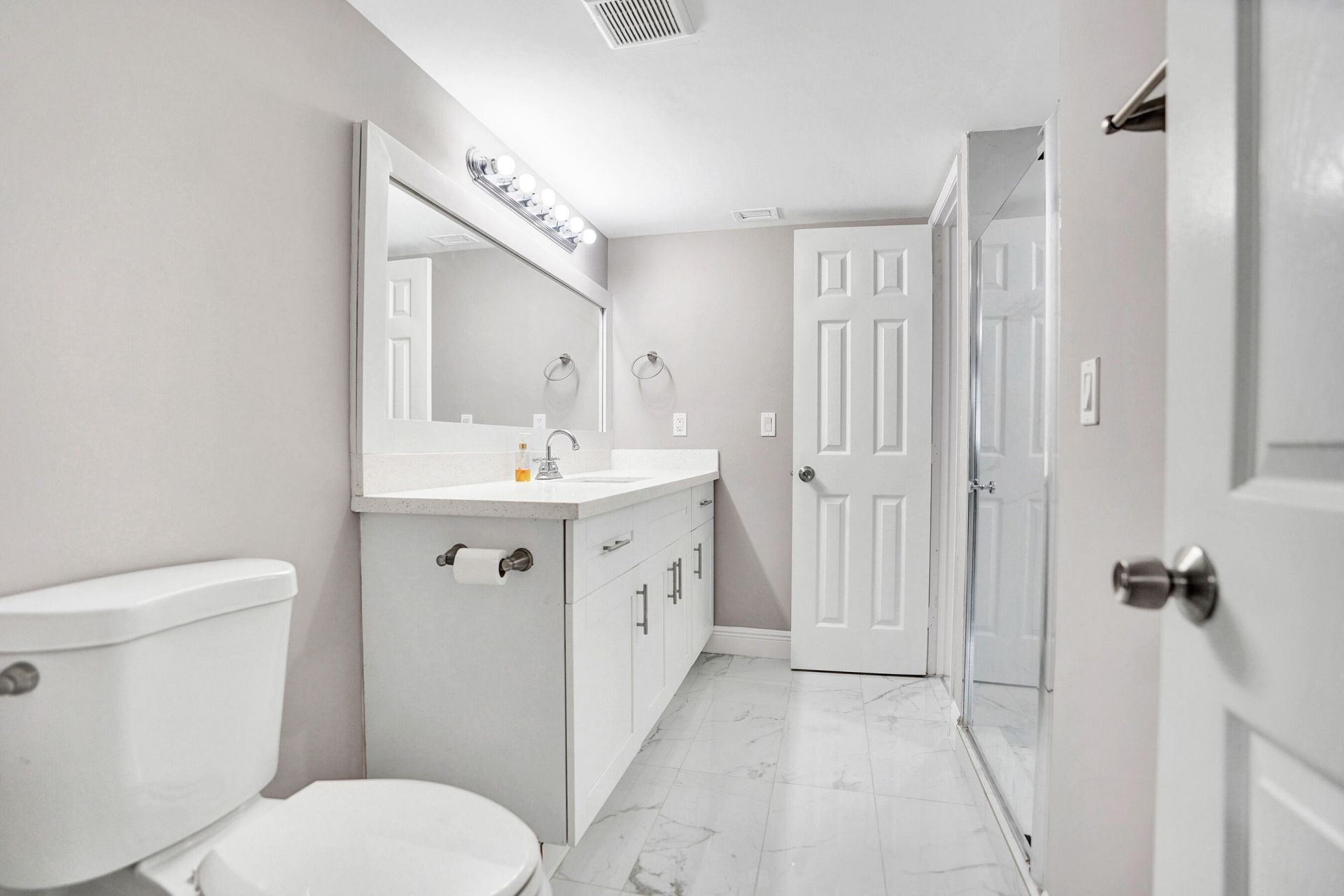 2200 S Cypress Bend Drive, Unit 707, Pompano Beach, FL 33069 Photo