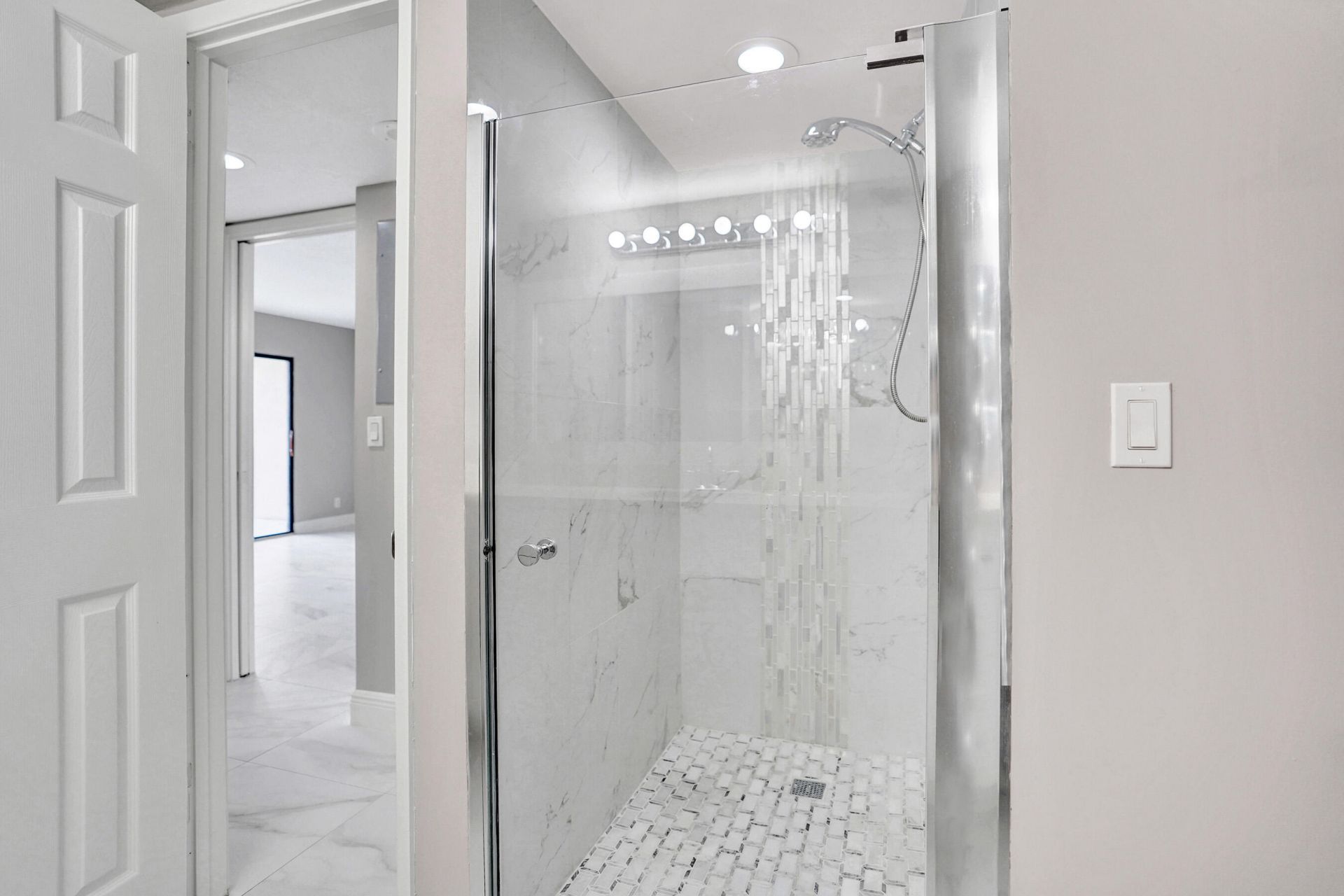 2200 S Cypress Bend Drive, Unit 707, Pompano Beach, FL 33069 Photo