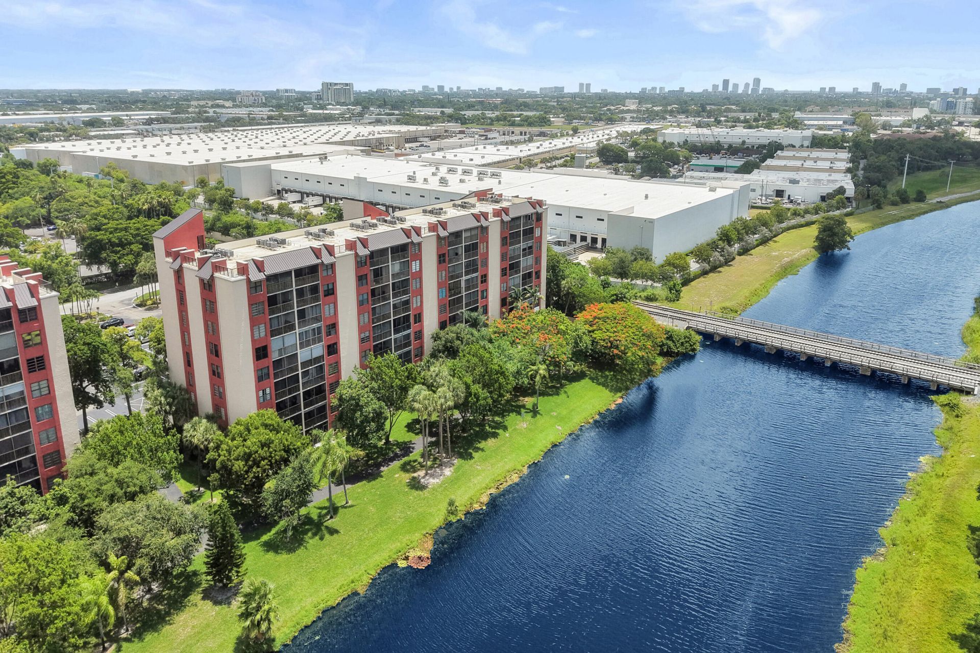 2200 S Cypress Bend Drive, Unit 707, Pompano Beach, FL 33069 Photo