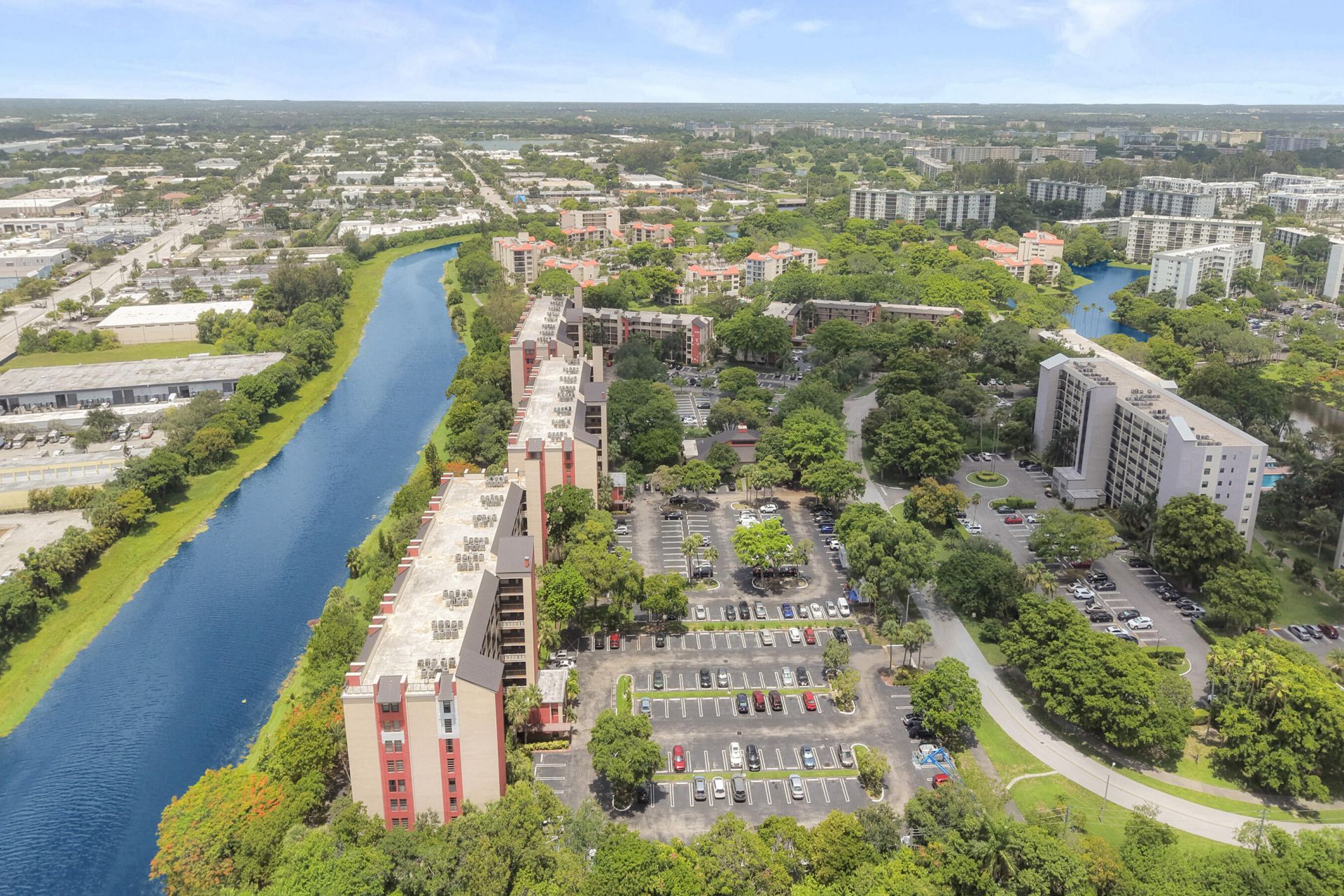 2200 S Cypress Bend Drive, Unit 707, Pompano Beach, FL 33069 Photo
