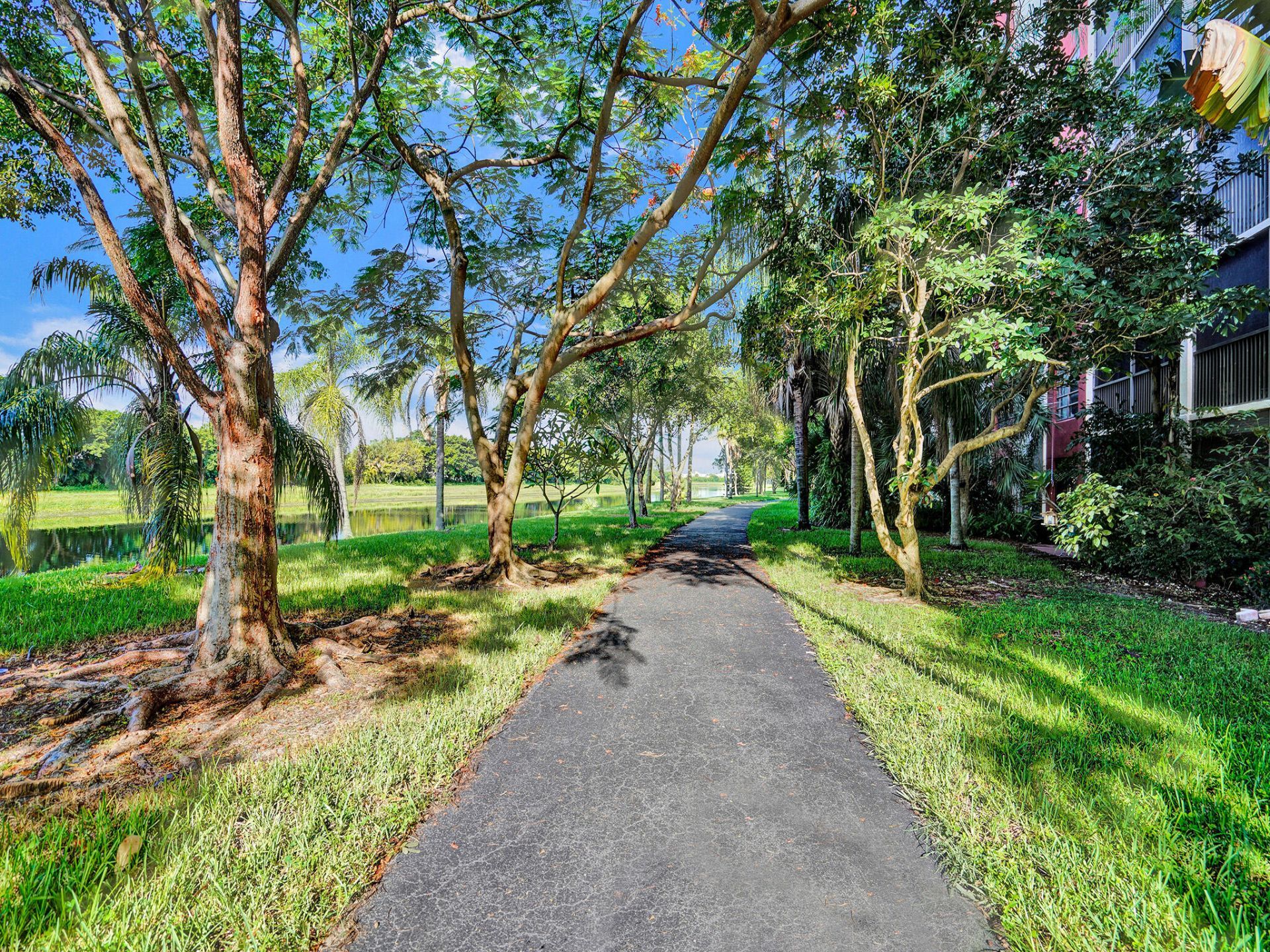 2200 S Cypress Bend Drive, Unit 707, Pompano Beach, FL 33069 Photo