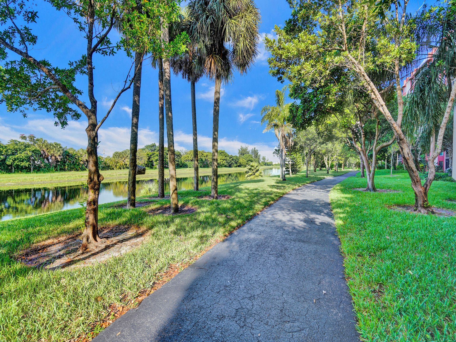 2200 S Cypress Bend Drive, Unit 707, Pompano Beach, FL 33069 Photo