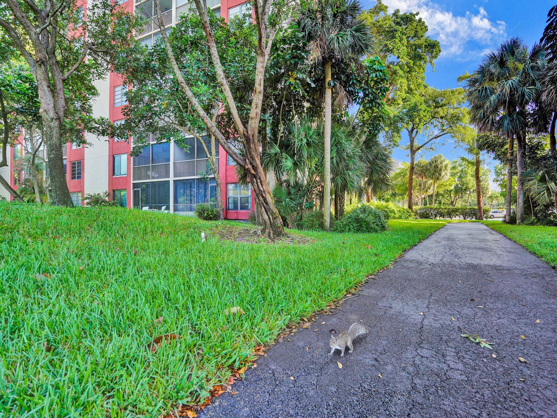 2200 S Cypress Bend Drive, Unit 707, Pompano Beach, FL 33069 Photo