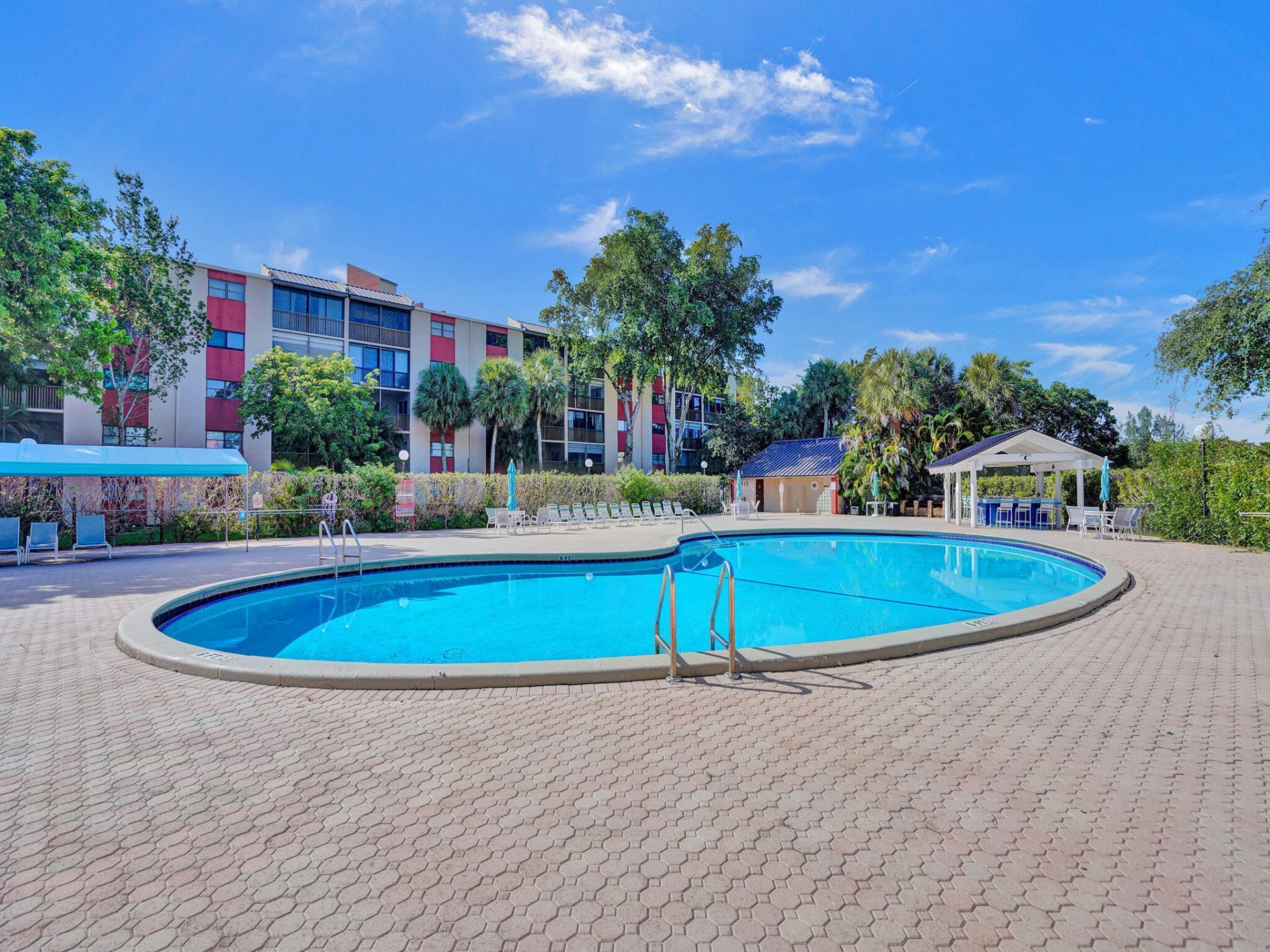 2200 S Cypress Bend Drive, Unit 707, Pompano Beach, FL 33069 Photo