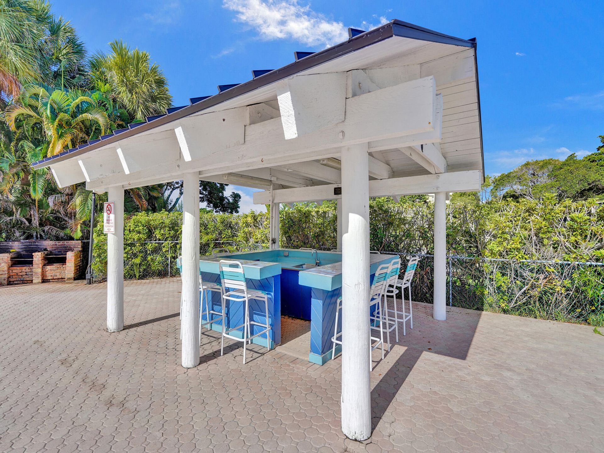 2200 S Cypress Bend Drive, Unit 707, Pompano Beach, FL 33069 Photo