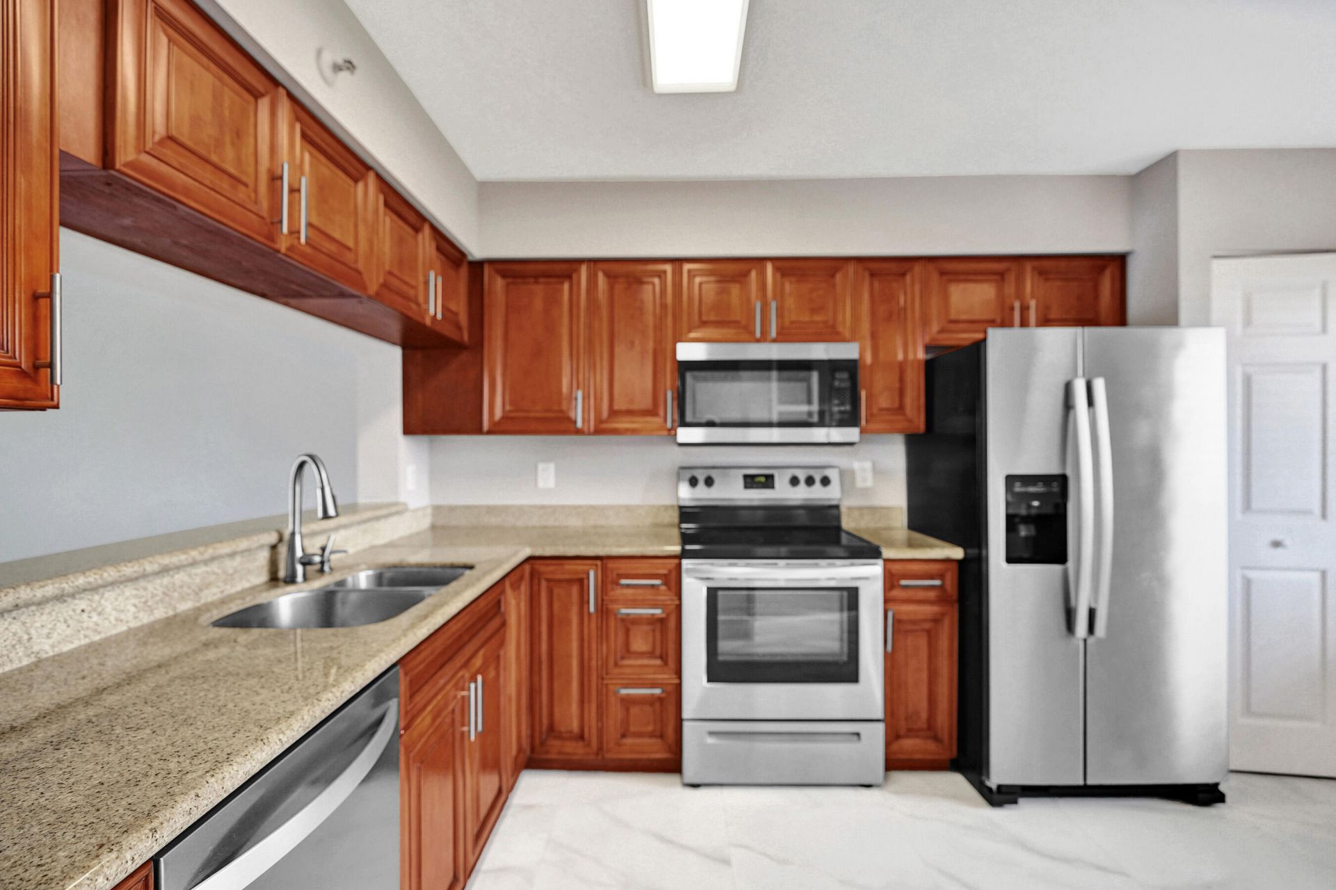 2200 S Cypress Bend Drive, Unit 707, Pompano Beach, FL 33069 Photo