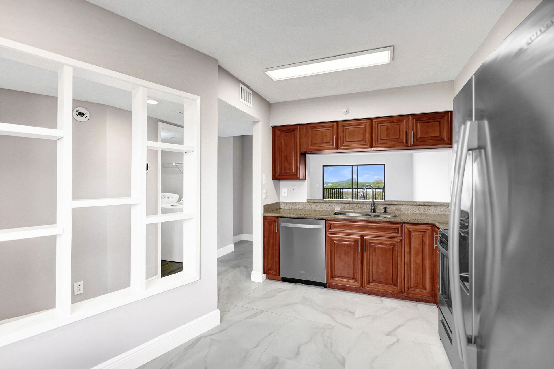 2200 S Cypress Bend Drive, Unit 707, Pompano Beach, FL 33069 Photo