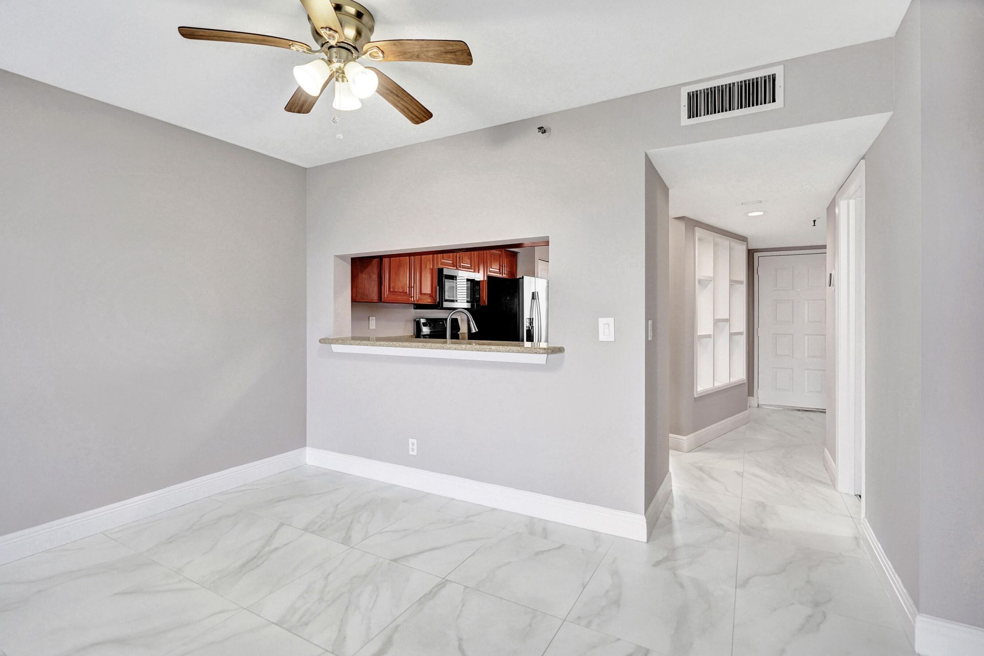 2200 S Cypress Bend Drive, Unit 707, Pompano Beach, FL 33069 Photo