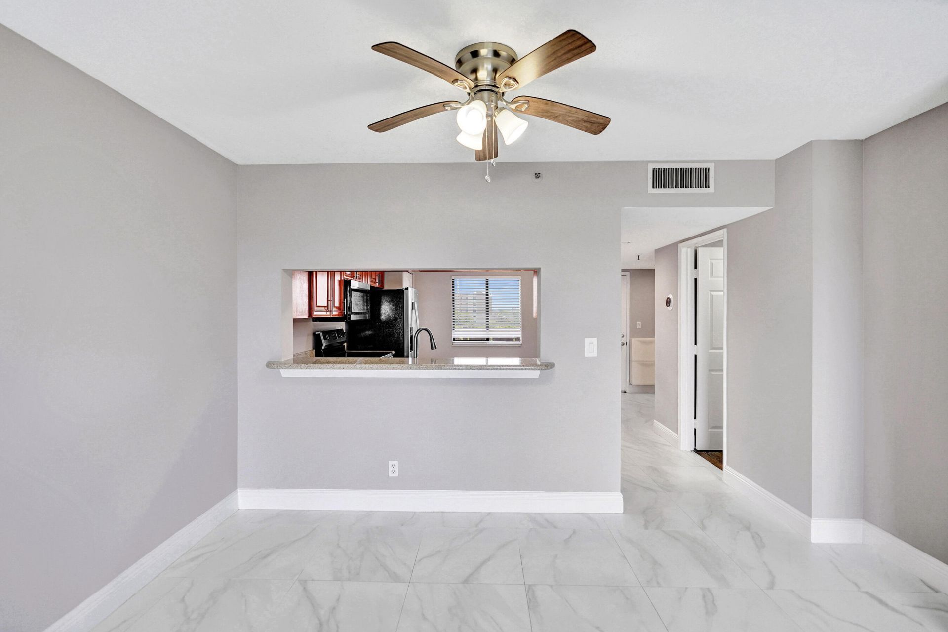 2200 S Cypress Bend Drive, Unit 707, Pompano Beach, FL 33069 Photo