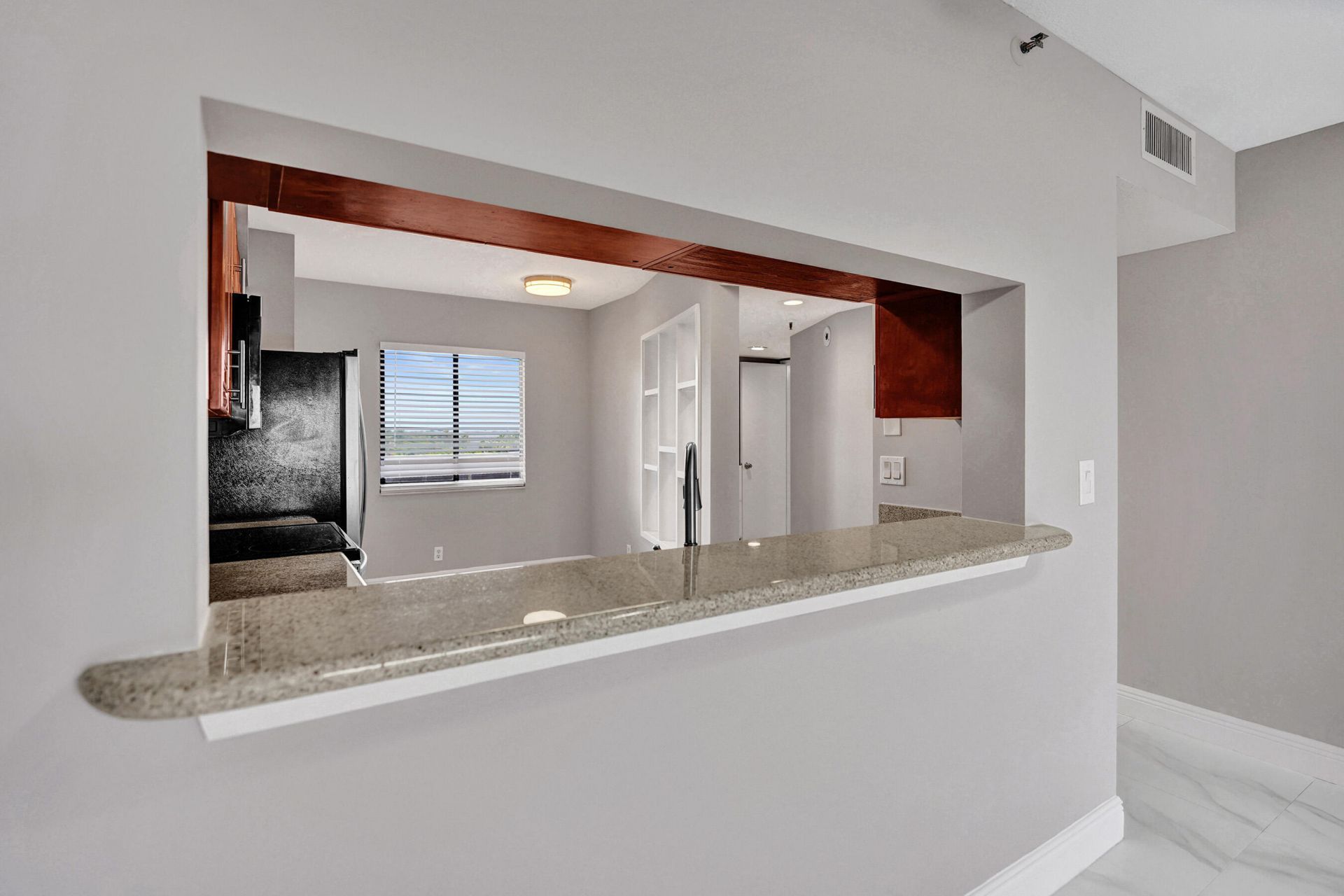 2200 S Cypress Bend Drive, Unit 707, Pompano Beach, FL 33069 Photo