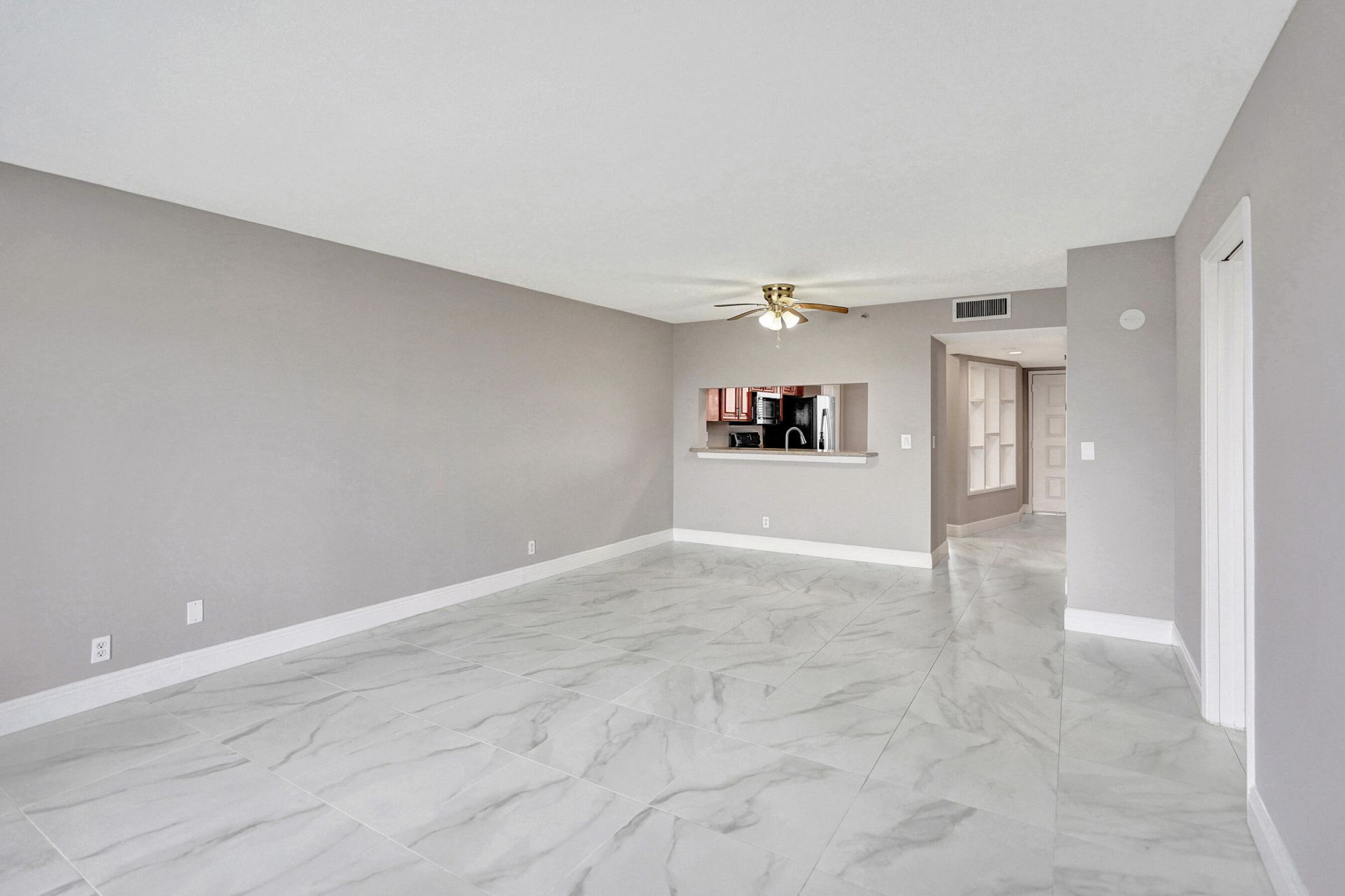 2200 S Cypress Bend Drive, Unit 707, Pompano Beach, FL 33069 Photo