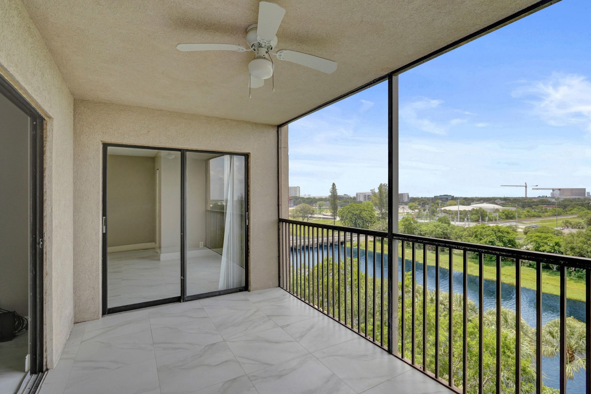 2200 S Cypress Bend Drive, Unit 707, Pompano Beach, FL 33069 Photo