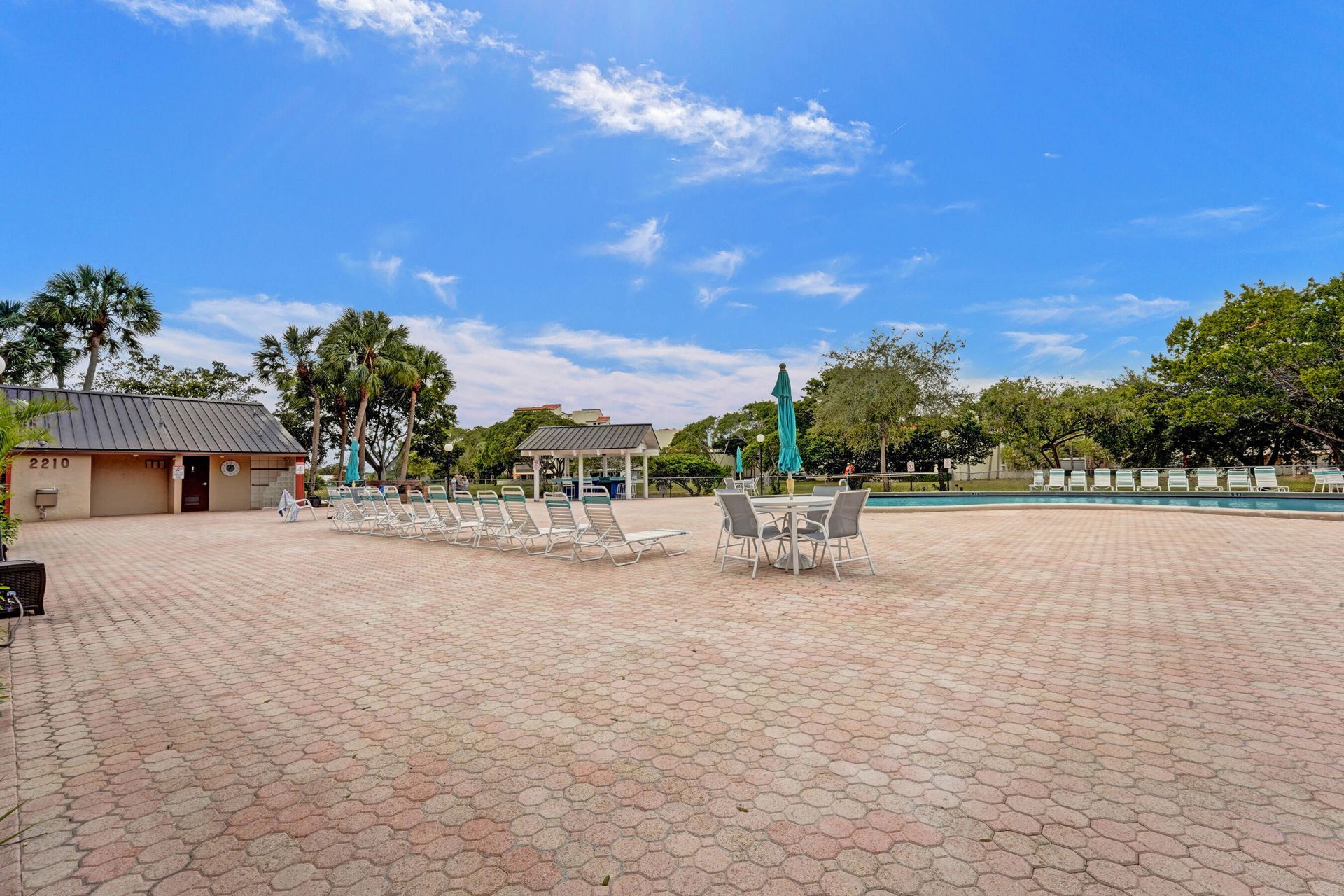 2200 S Cypress Bend Drive, Unit 707, Pompano Beach, FL 33069 Photo