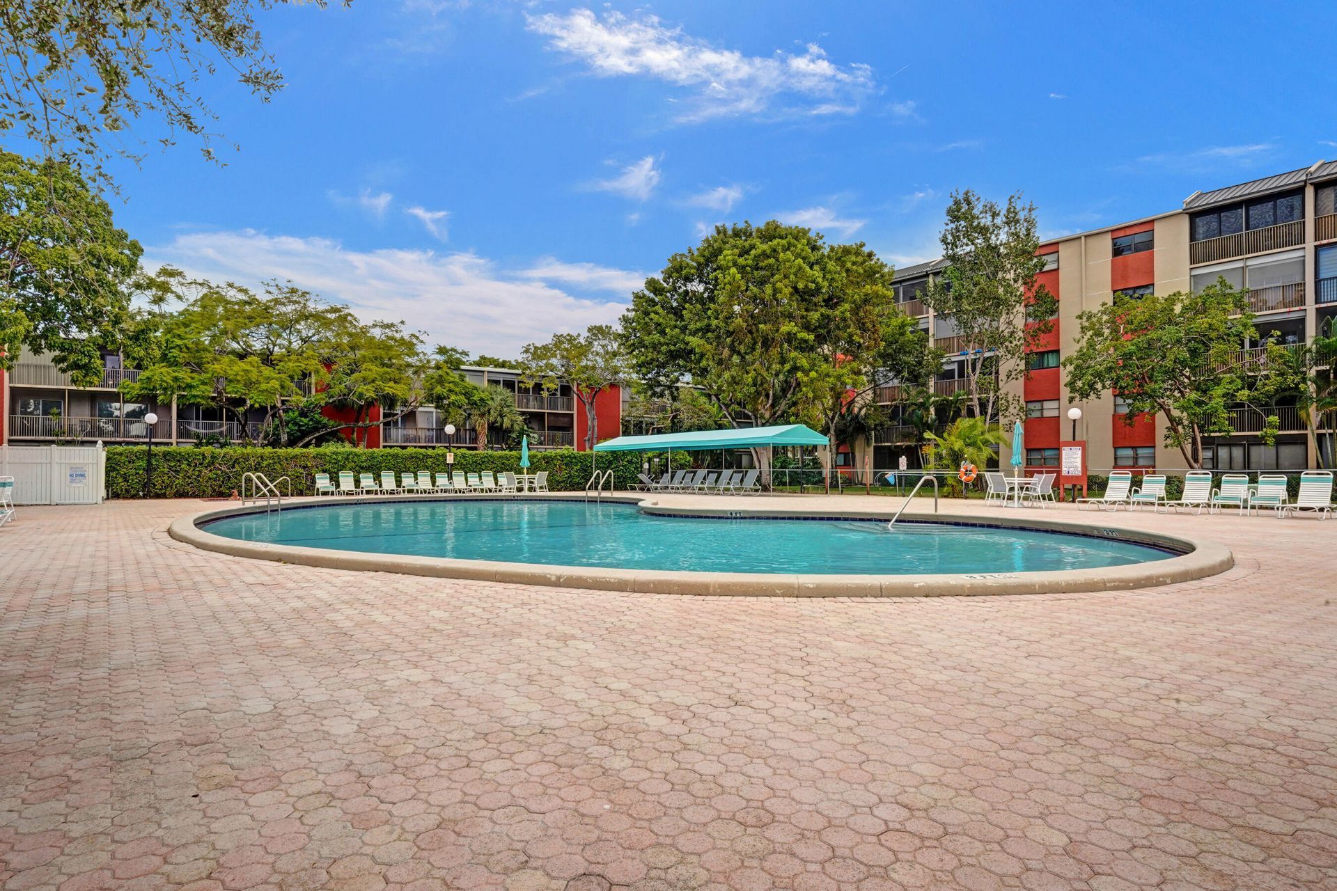 2200 S Cypress Bend Drive, Unit 707, Pompano Beach, FL 33069 Photo