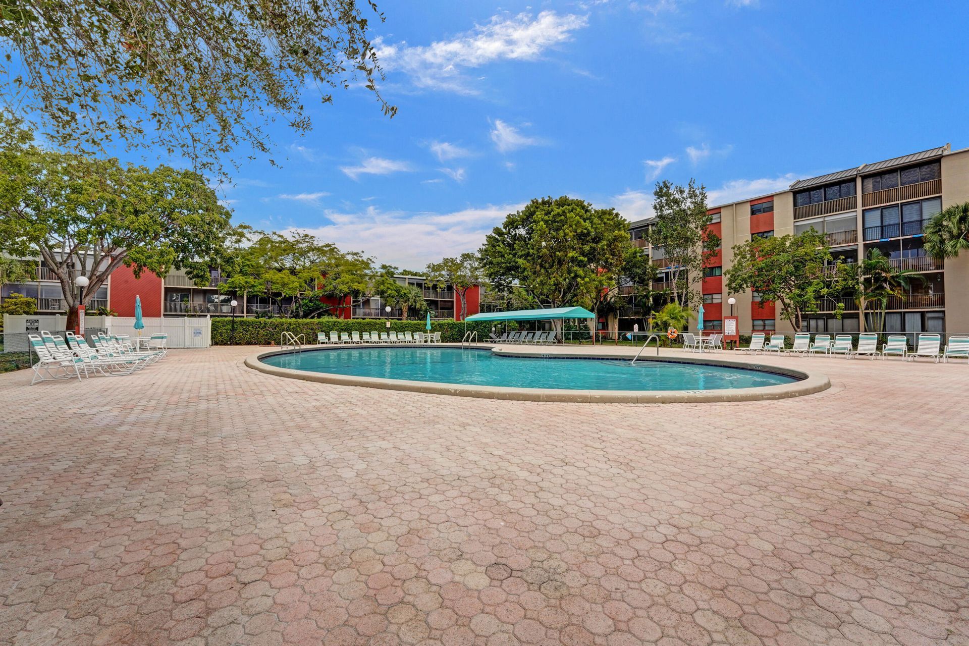 2200 S Cypress Bend Drive, Unit 707, Pompano Beach, FL 33069 Photo