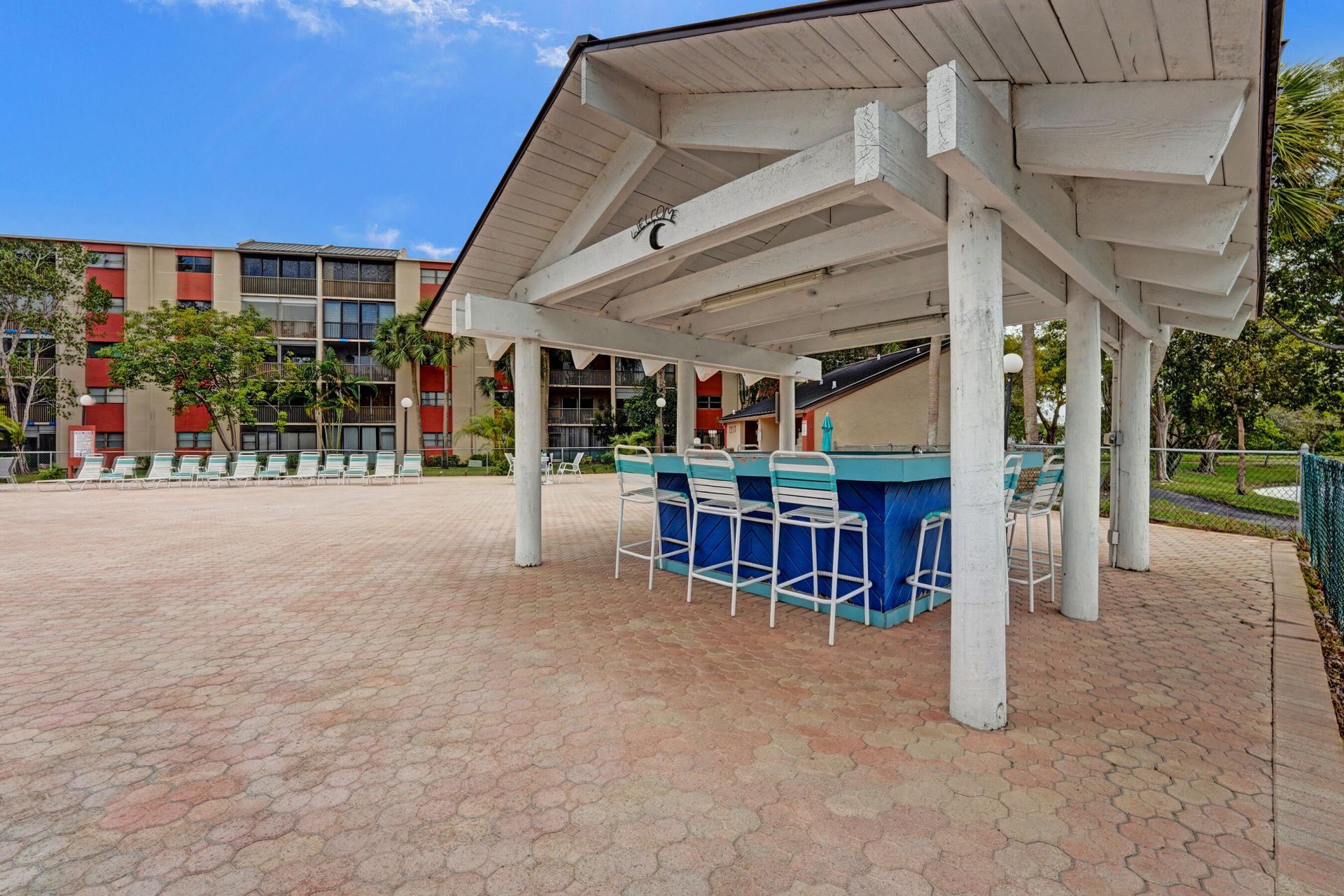2200 S Cypress Bend Drive, Unit 707, Pompano Beach, FL 33069 Photo