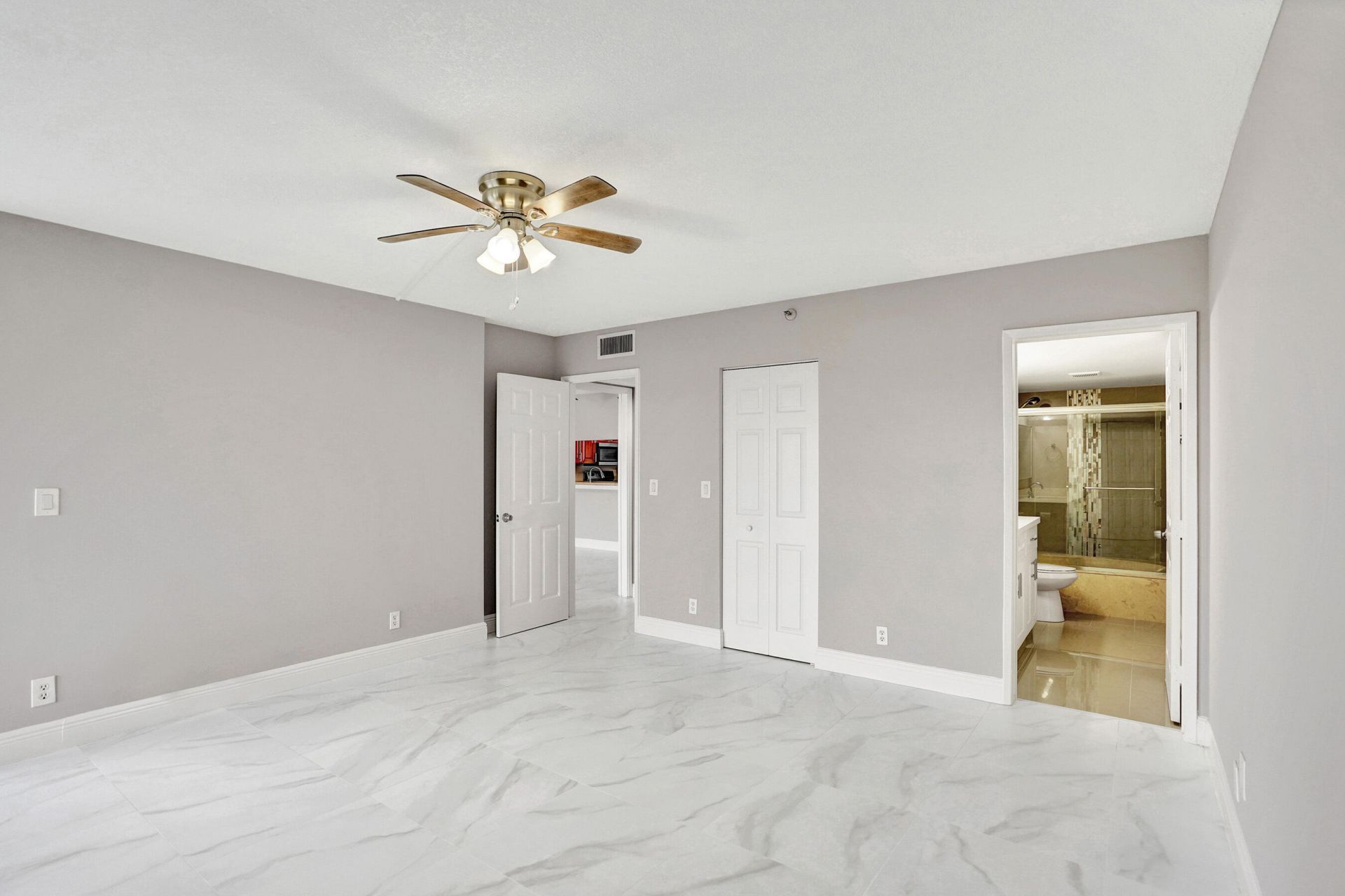 2200 S Cypress Bend Drive, Unit 707, Pompano Beach, FL 33069 Photo