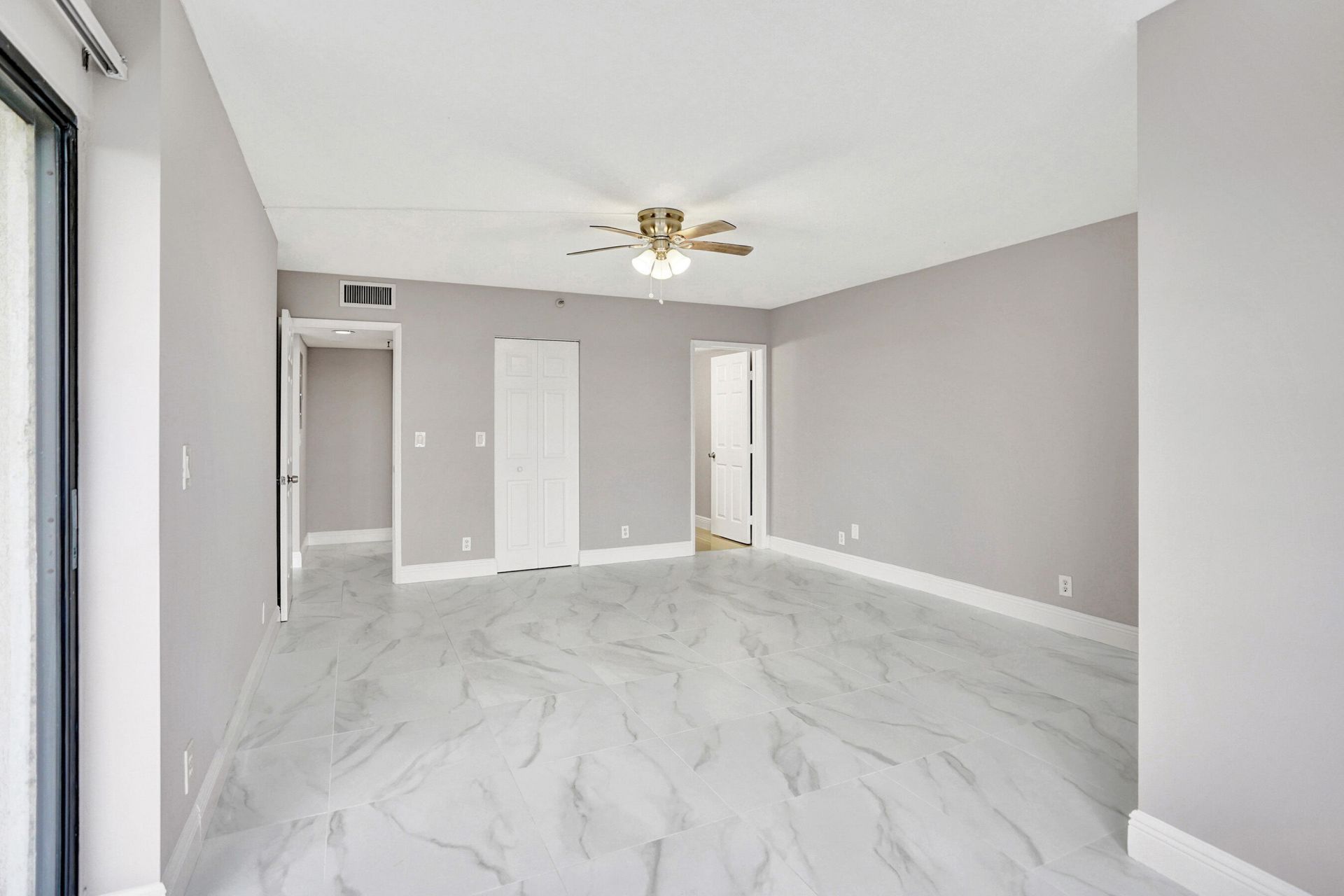 2200 S Cypress Bend Drive, Unit 707, Pompano Beach, FL 33069 Photo