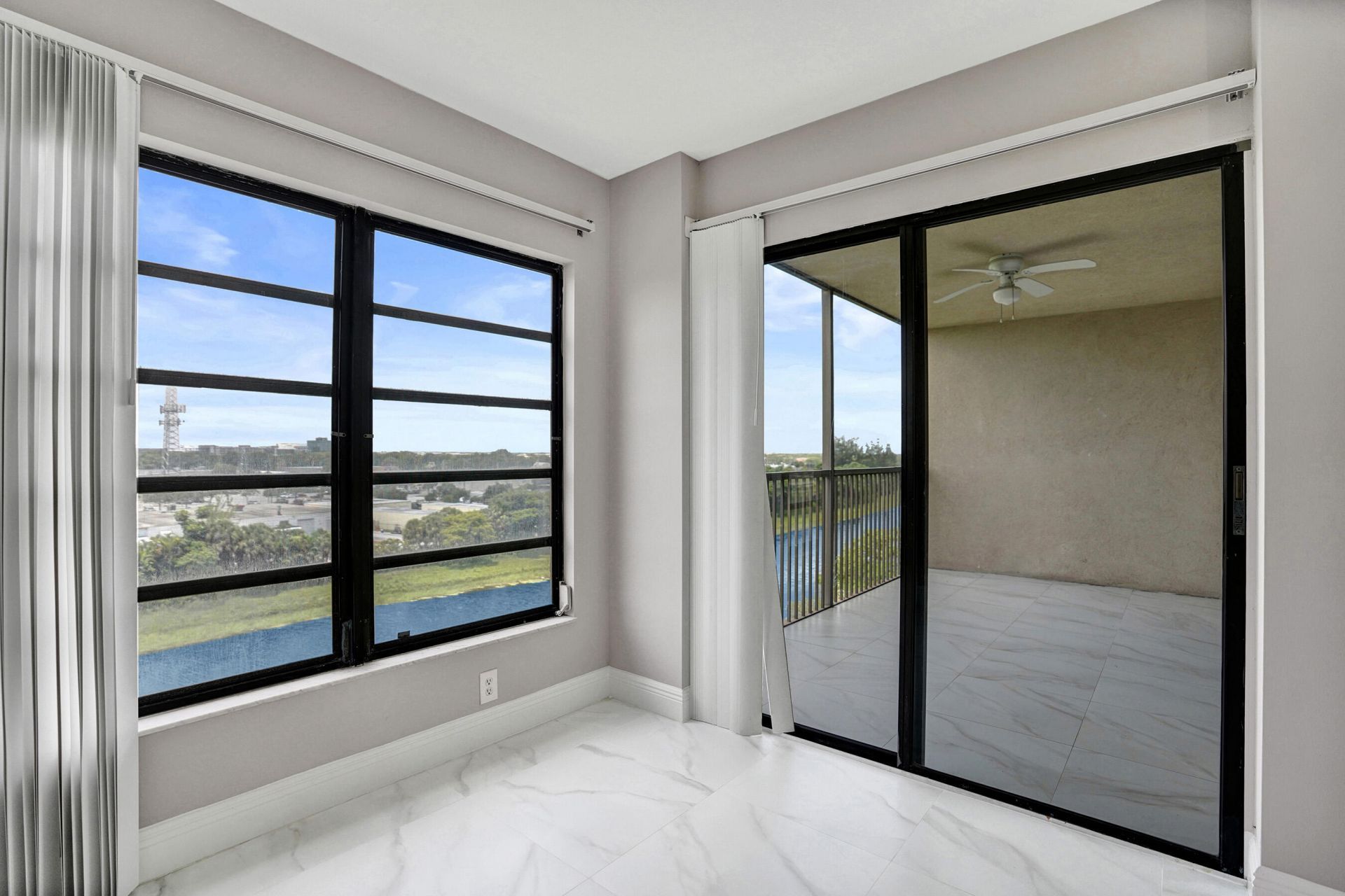 2200 S Cypress Bend Drive, Unit 707, Pompano Beach, FL 33069 Photo