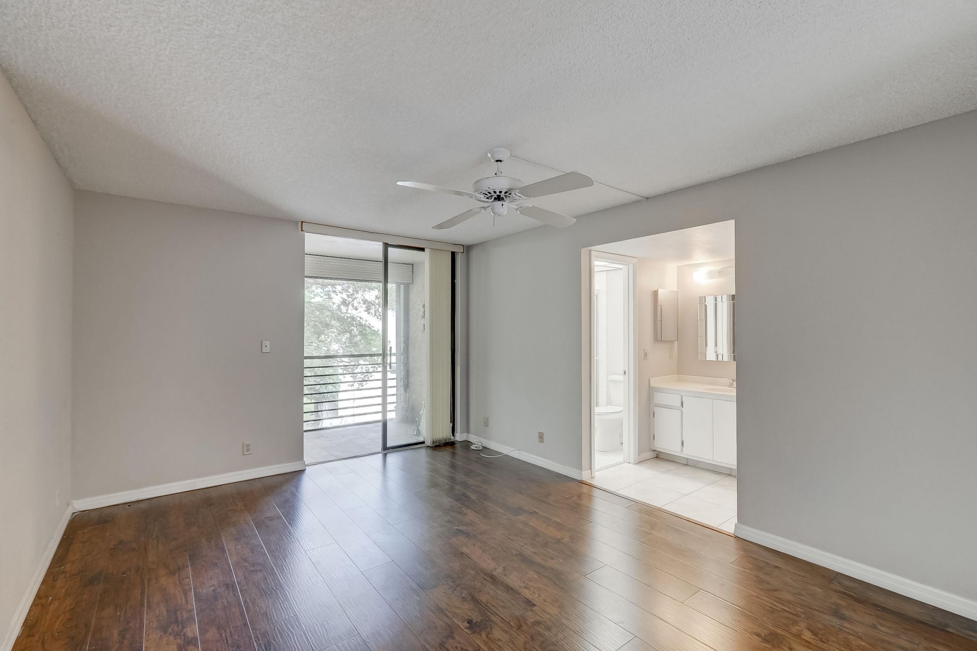 6751 N University Drive, Unit 302, Tamarac, FL 33321 Photo
