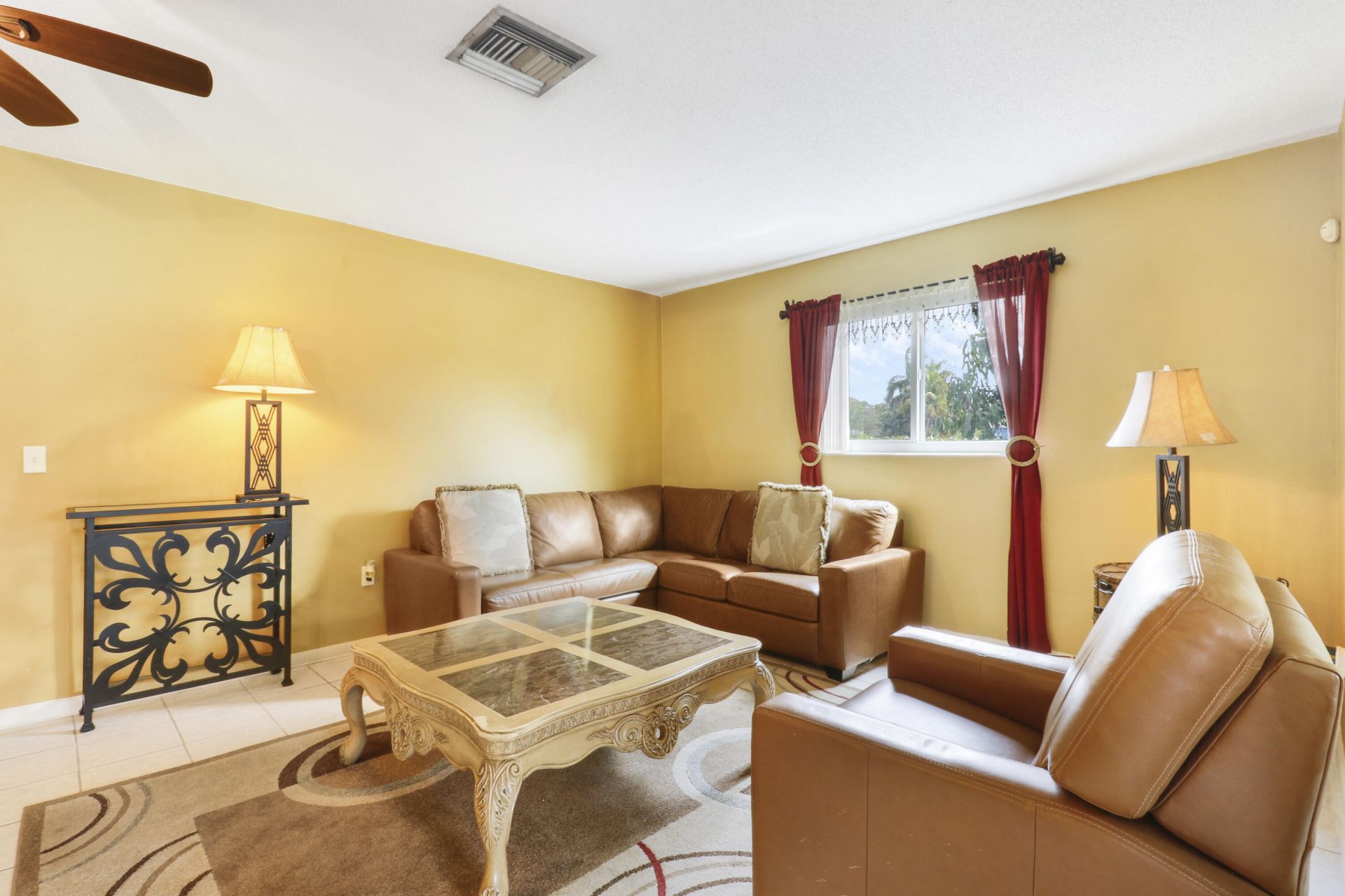 827 Caroline Avenue, West Palm Beach, FL 33413 Photo