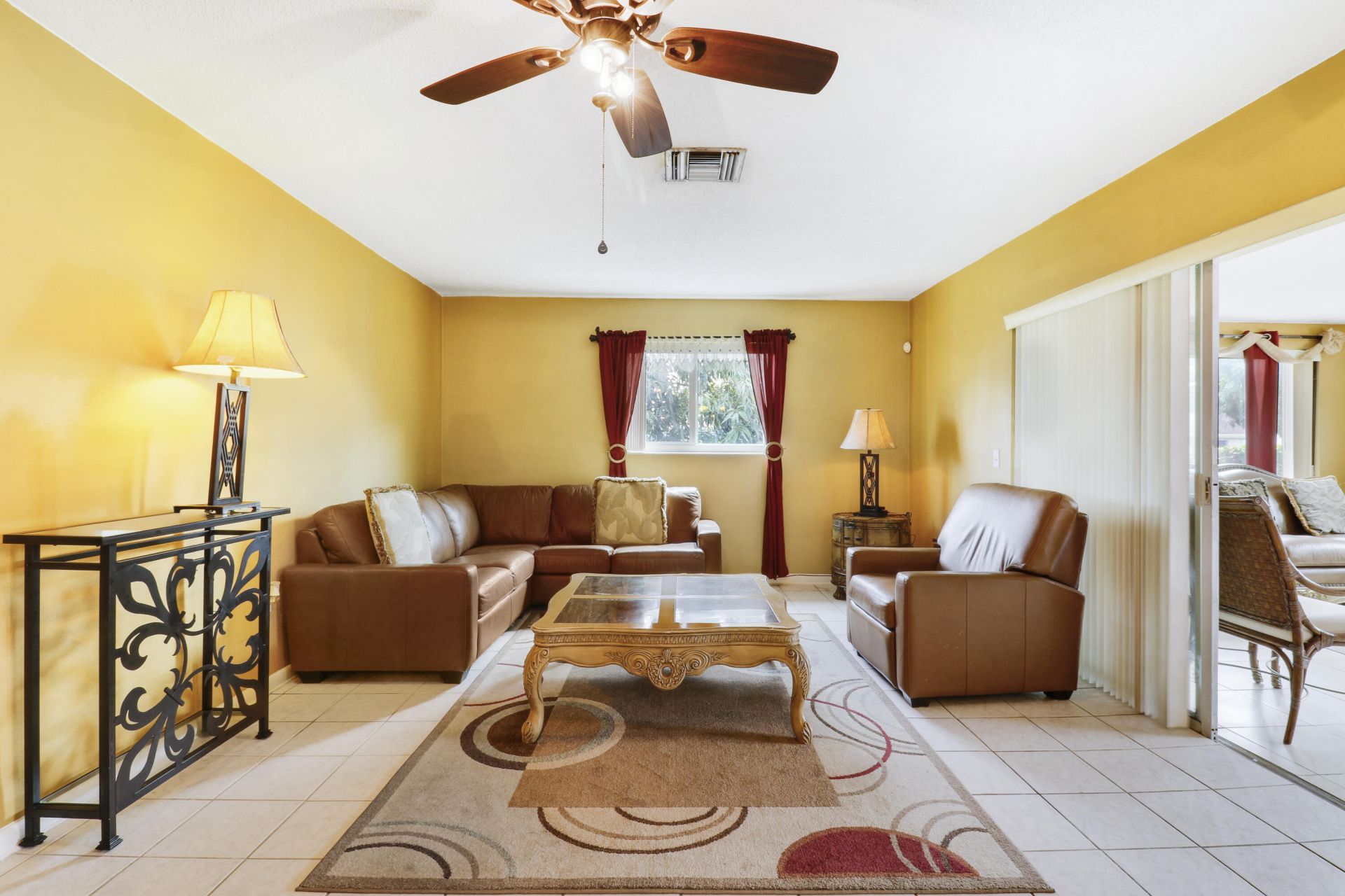 827 Caroline Avenue, West Palm Beach, FL 33413 Photo