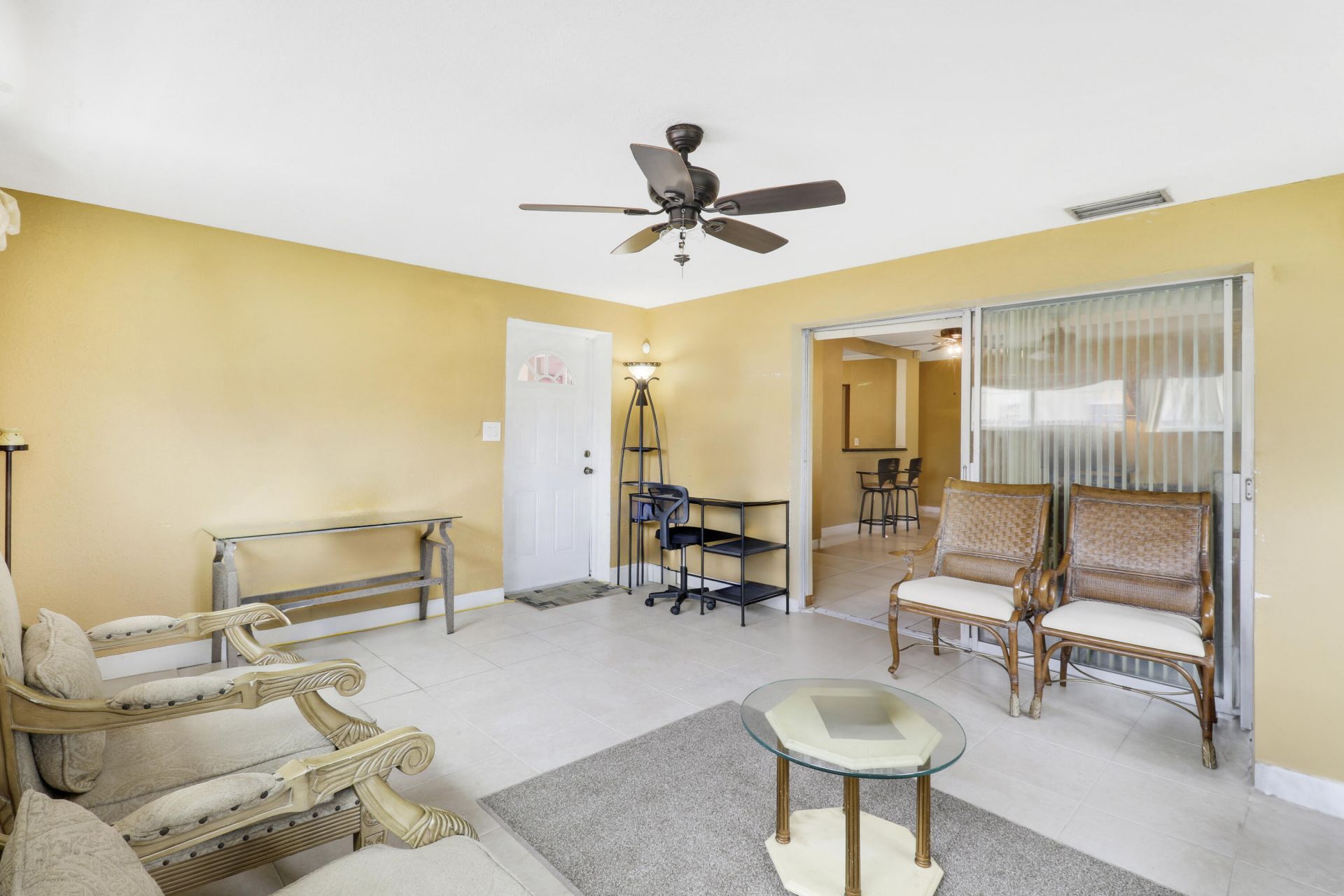 827 Caroline Avenue, West Palm Beach, FL 33413 Photo
