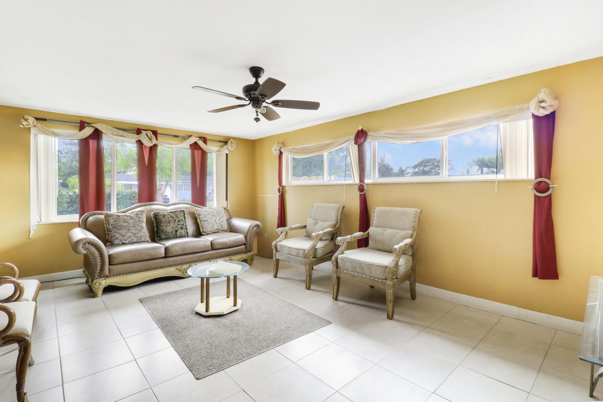 827 Caroline Avenue, West Palm Beach, FL 33413 Photo