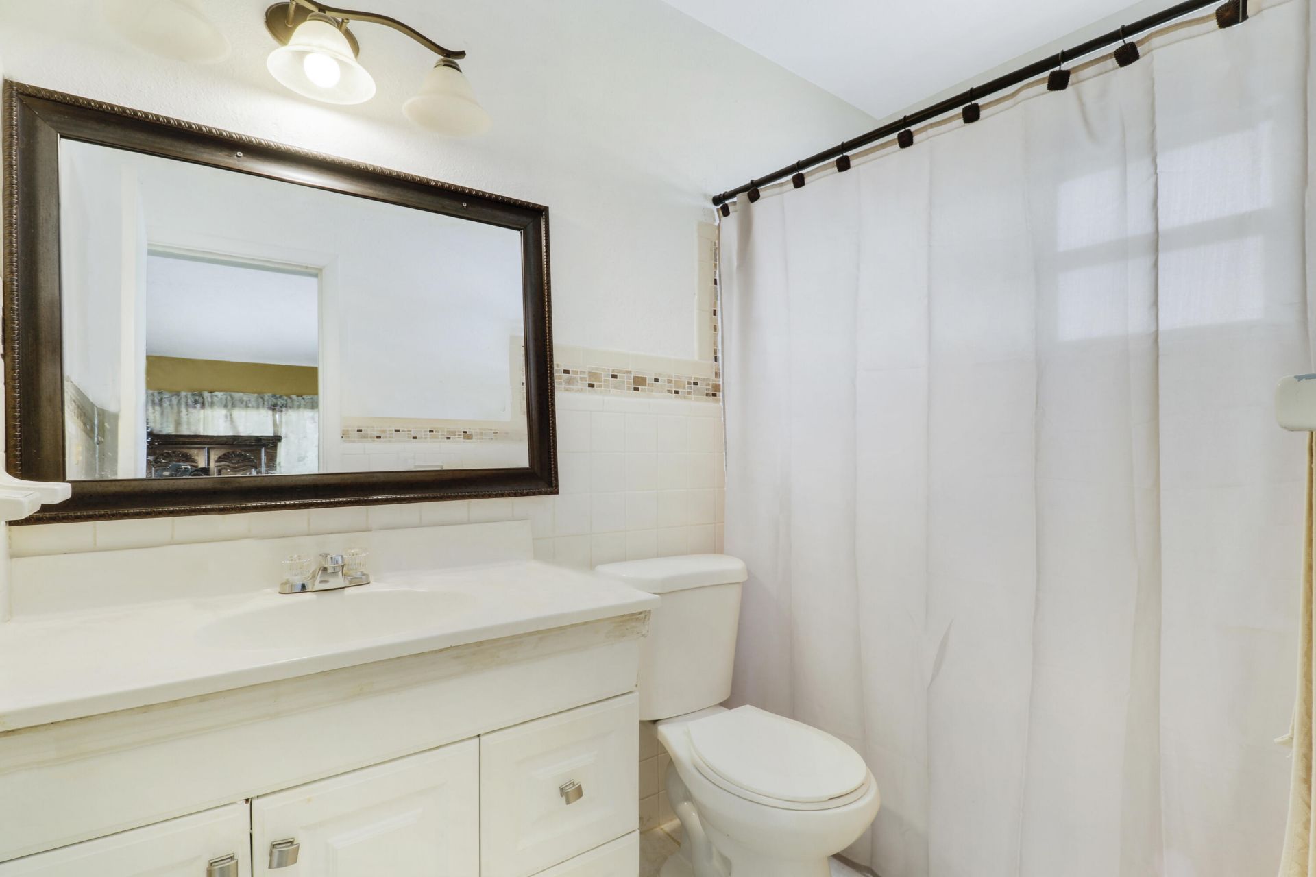 827 Caroline Avenue, West Palm Beach, FL 33413 Photo