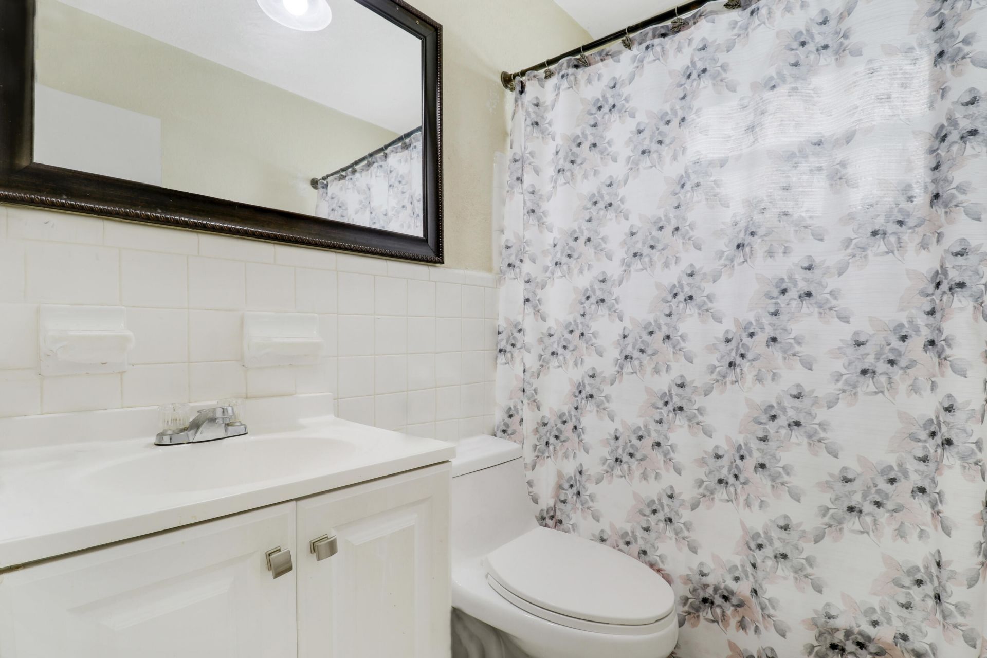 827 Caroline Avenue, West Palm Beach, FL 33413 Photo